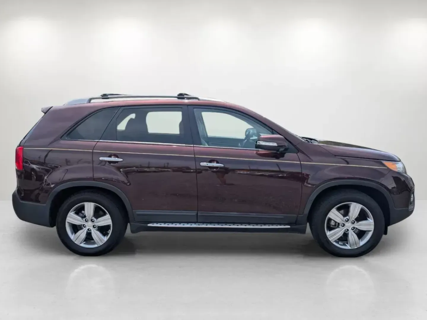 2012 /Beige Kia Sorento EX (5XYKU4A61CG) with an Gas I4 2.4L/ engine, 6-Speed Automatic w/manual shift transmission, located at 804 22nd Ave, Phenix City, AL, 36870, (334) 297-1860, 32.484749, -85.024475 - 2012 Kia Sorento EX - Photo#5
