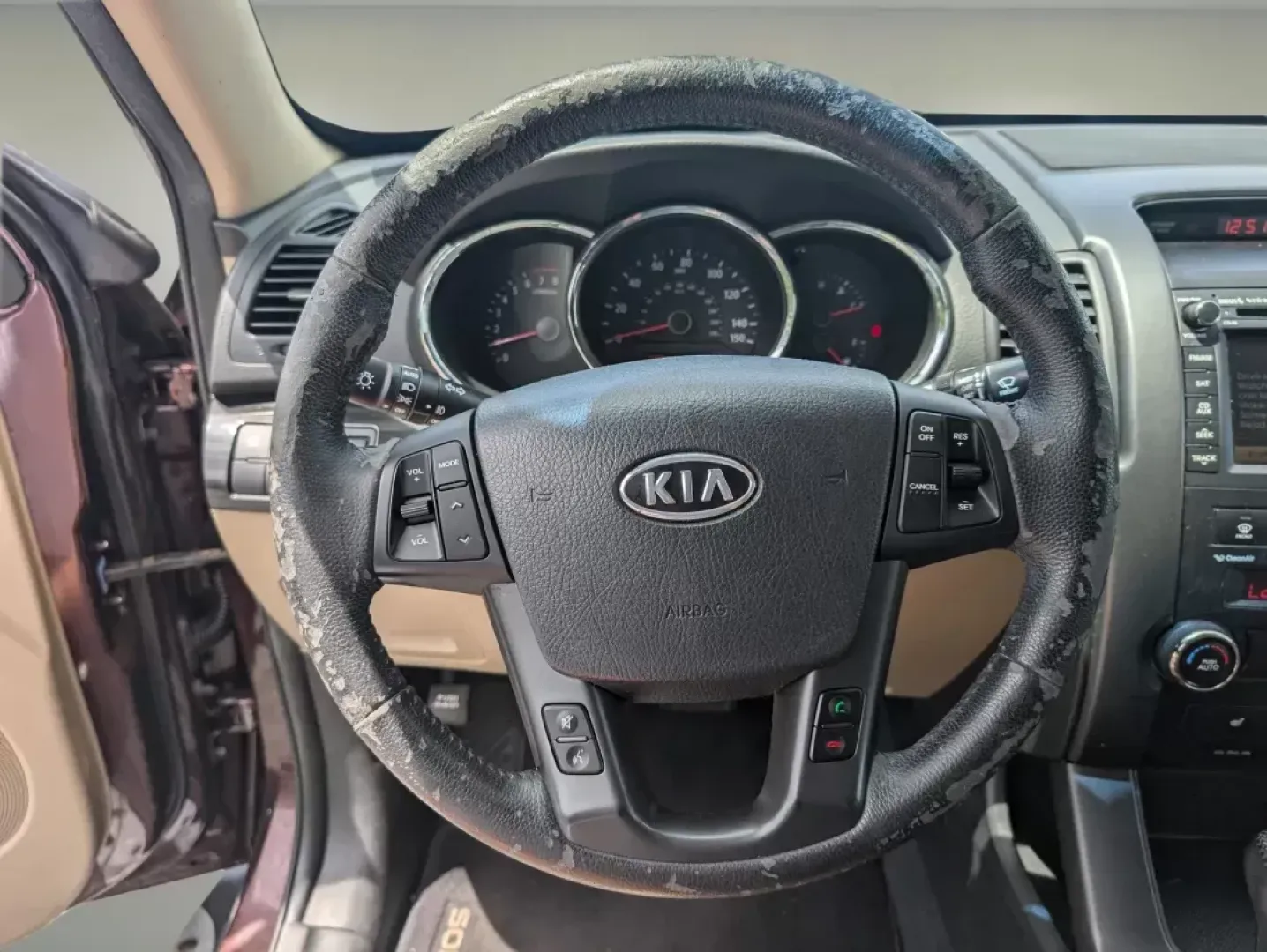 2012 /Beige Kia Sorento EX (5XYKU4A61CG) with an Gas I4 2.4L/ engine, 6-Speed Automatic w/manual shift transmission, located at 804 22nd Ave, Phenix City, AL, 36870, (334) 297-1860, 32.484749, -85.024475 - 2012 Kia Sorento EX - Photo#15