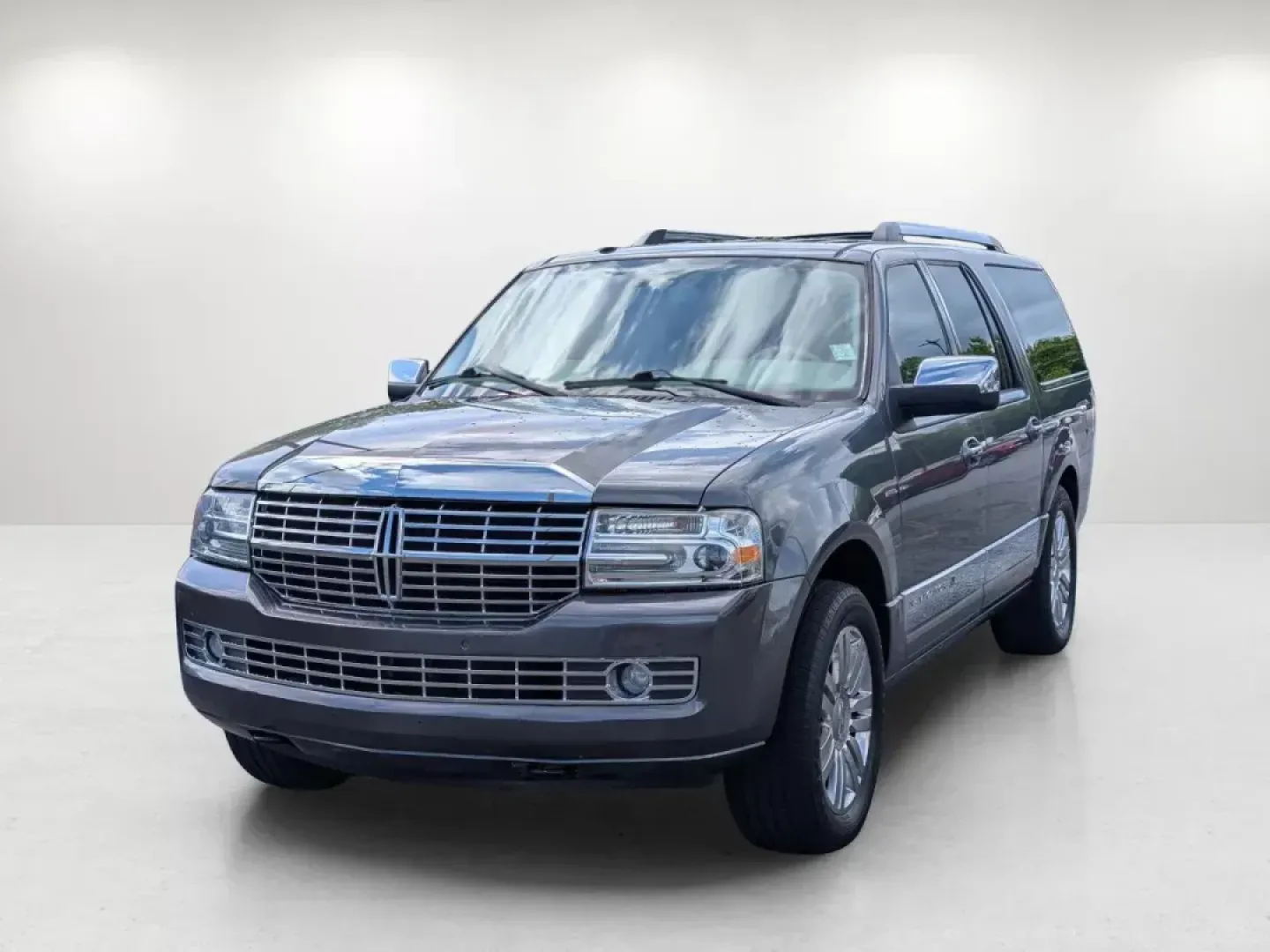 2012 Lincoln Navigator L (5LMJJ3H56CE) with an Gas/Ethanol V8 5.4L/330 engine, 6-Speed Automatic transmission, located at 3959 U.S. 80 W, Phenix City, AL, 36870, (334) 297-4885, 32.469296, -85.135185 - 2012 Lincoln Navigator L - Photo#1