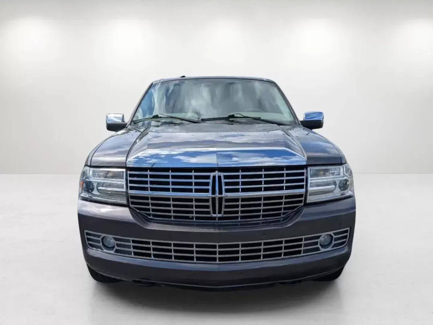 2012 Lincoln Navigator L (5LMJJ3H56CE) with an Gas/Ethanol V8 5.4L/330 engine, 6-Speed Automatic transmission, located at 3959 U.S. 80 W, Phenix City, AL, 36870, (334) 297-4885, 32.469296, -85.135185 - 2012 Lincoln Navigator L - Photo#2