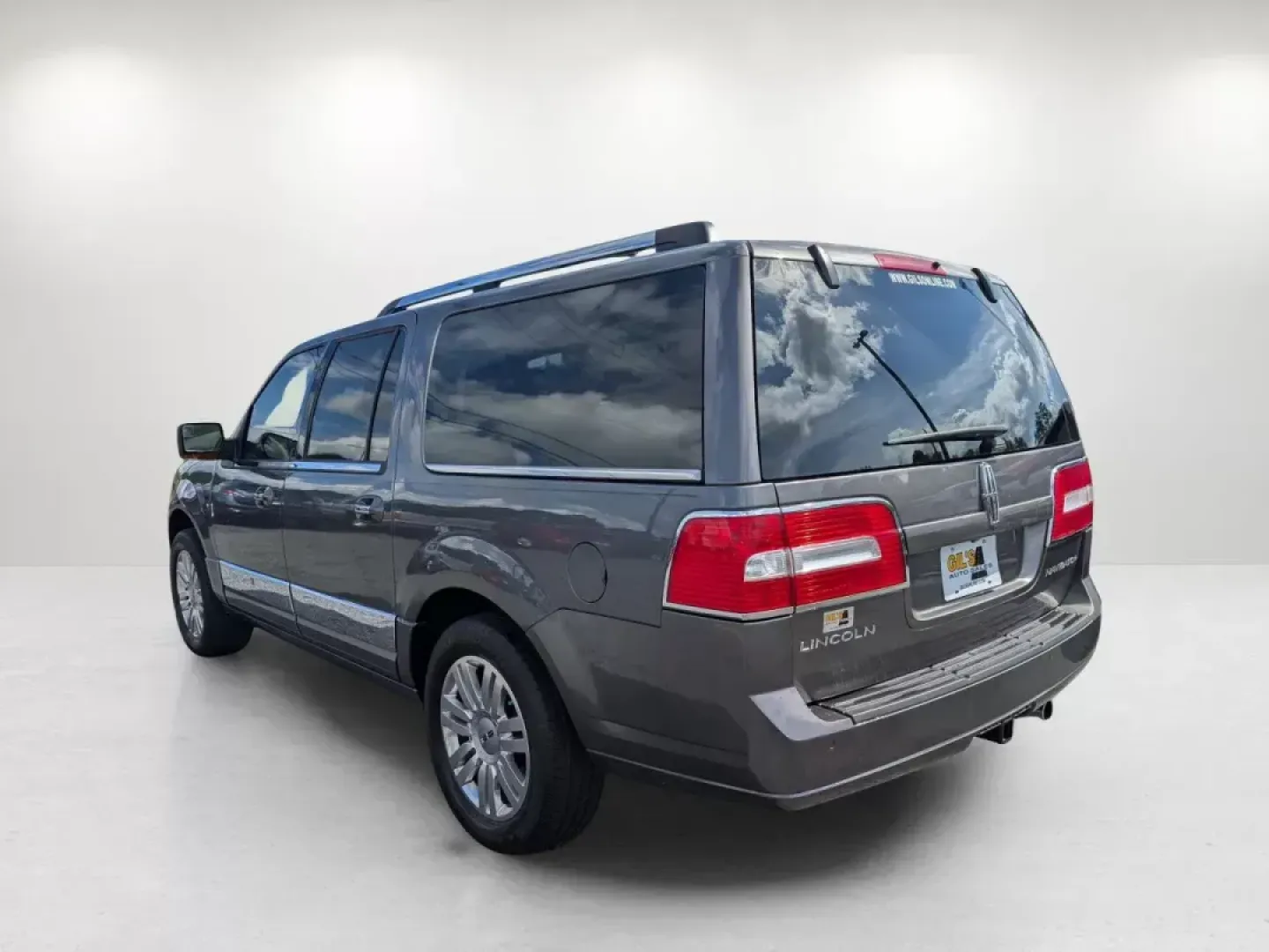 2012 Lincoln Navigator L (5LMJJ3H56CE) with an Gas/Ethanol V8 5.4L/330 engine, 6-Speed Automatic transmission, located at 3959 U.S. 80 W, Phenix City, AL, 36870, (334) 297-4885, 32.469296, -85.135185 - 2012 Lincoln Navigator L - Photo#7