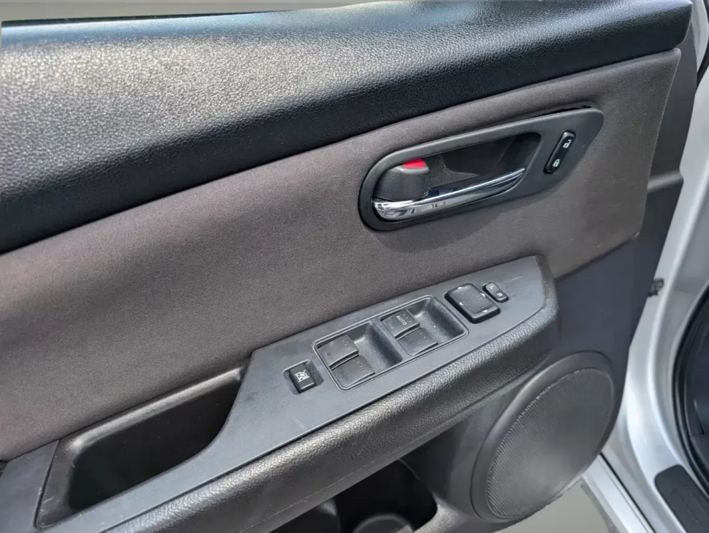 2012 /Black Mazda Mazda6 i Touring (1YVHZ8DH0C5) with an Other engine, located at 3959 U.S. 80 W, Phenix City, AL, 36870, (334) 297-4885, 32.469296, -85.135185 - Experience the thrill of the open road with the 2012 Mazda Mazda6 i Touring, a vehicle that perfectly balances style, comfort, and performance. Whether you're commuting to work, running errands around Phenix City, AL, or planning a weekend getaway, this sedan is designed to fit seamlessly into your - Photo#8