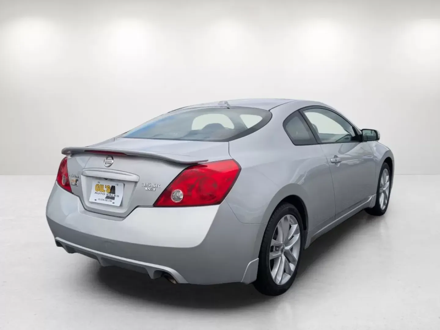 2012 /Red Nissan Altima 3.5 SR (1N4BL2EP0CC) with an Other engine, located at 1430 Gateway Drive, Opelika, AL, 36801, (334) 239-0944, 32.637871, -85.409790 - **Unleash Your Everyday Adventure with the 2012 Nissan Altima 3.5 SR at Gils Auto in Phenix City!**<br /> <br /> Are you on the lookout for a stylish yet practical vehicle that complements your dynamic lifestyle? Look no further than the 2012 Nissan Altima 3.5 SR, now available at Gils Auto, your go - Photo#4