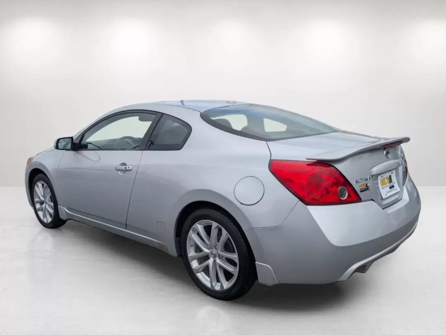 2012 /Red Nissan Altima 3.5 SR (1N4BL2EP0CC) with an Other engine, located at 1430 Gateway Drive, Opelika, AL, 36801, (334) 239-0944, 32.637871, -85.409790 - **Unleash Your Everyday Adventure with the 2012 Nissan Altima 3.5 SR at Gils Auto in Phenix City!**<br /> <br /> Are you on the lookout for a stylish yet practical vehicle that complements your dynamic lifestyle? Look no further than the 2012 Nissan Altima 3.5 SR, now available at Gils Auto, your go - Photo#6