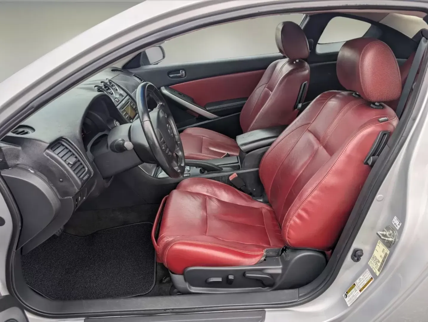 2012 /Red Nissan Altima 3.5 SR (1N4BL2EP0CC) with an Other engine, located at 1430 Gateway Drive, Opelika, AL, 36801, (334) 239-0944, 32.637871, -85.409790 - **Unleash Your Everyday Adventure with the 2012 Nissan Altima 3.5 SR at Gils Auto in Phenix City!**<br /> <br /> Are you on the lookout for a stylish yet practical vehicle that complements your dynamic lifestyle? Look no further than the 2012 Nissan Altima 3.5 SR, now available at Gils Auto, your go - Photo#9