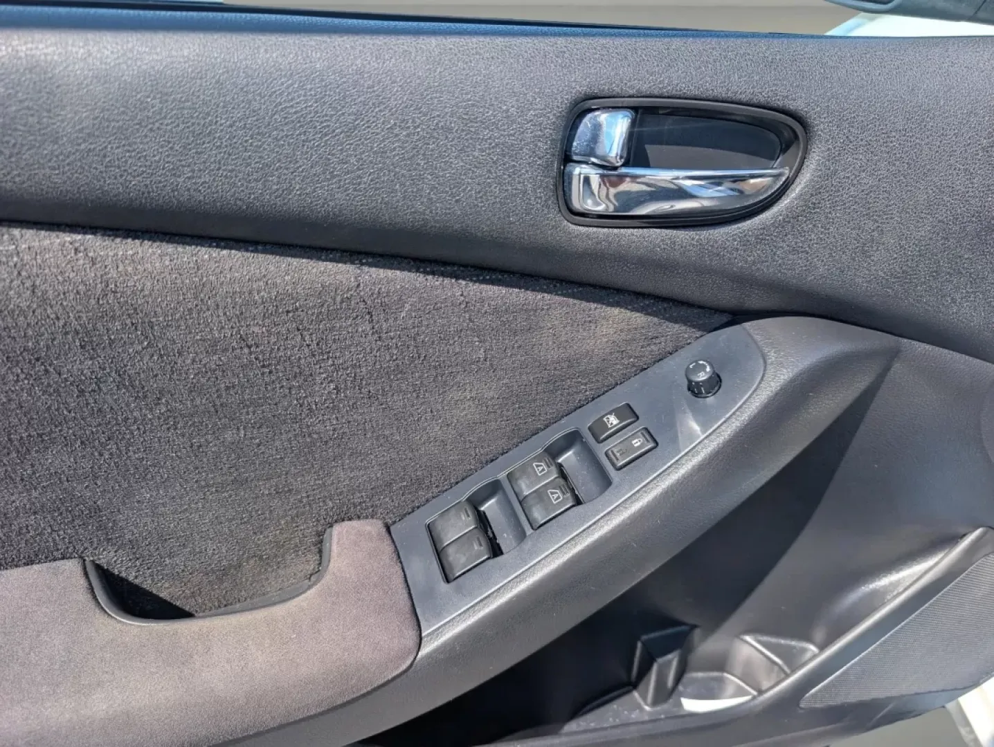 2012 /Charcoal Nissan Altima 2.5 S (1N4AL2AP3CC) with an Other engine, located at 7000 Northlake Connector, Columbus, GA, 31904, (706) 987-8085, 32.524975, -84.978134 - ### Experience Comfort and Convenience with the 2012 Nissan Altima at Gils Auto<br /> <br /> If you're searching for a reliable sedan that seamlessly combines comfort with functionality, look no further than the **2012 Nissan Altima 2.5 S** available now at **Gils Auto** in **Phenix City, AL**. With - Photo#8