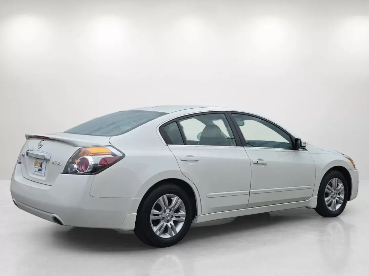 2012 /Charcoal Nissan Altima 2.5 SL (1N4AL2AP9CN) with an Other engine, located at 521 Old Farm Lane Rd, Prattville, AL, 36066, (334) 325-1505, 32.482460, -86.416367 - Discover the perfect sedan for your daily commutes and weekend getaways with this pristine 2012 Nissan Altima 2.5 SL, now available at Gils Auto in Prattville, AL. If you're looking for a reliable vehicle that combines comfort, style, and efficiency, this is the car for you. Whether you're a busy pr - Photo#5