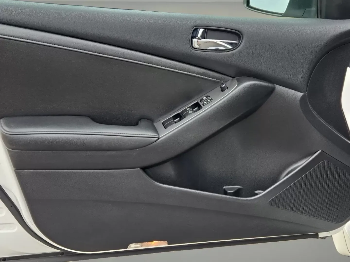 2012 /Charcoal Nissan Altima 2.5 SL (1N4AL2AP9CN) with an Other engine, located at 521 Old Farm Lane Rd, Prattville, AL, 36066, (334) 325-1505, 32.482460, -86.416367 - Discover the perfect sedan for your daily commutes and weekend getaways with this pristine 2012 Nissan Altima 2.5 SL, now available at Gils Auto in Prattville, AL. If you're looking for a reliable vehicle that combines comfort, style, and efficiency, this is the car for you. Whether you're a busy pr - Photo#9