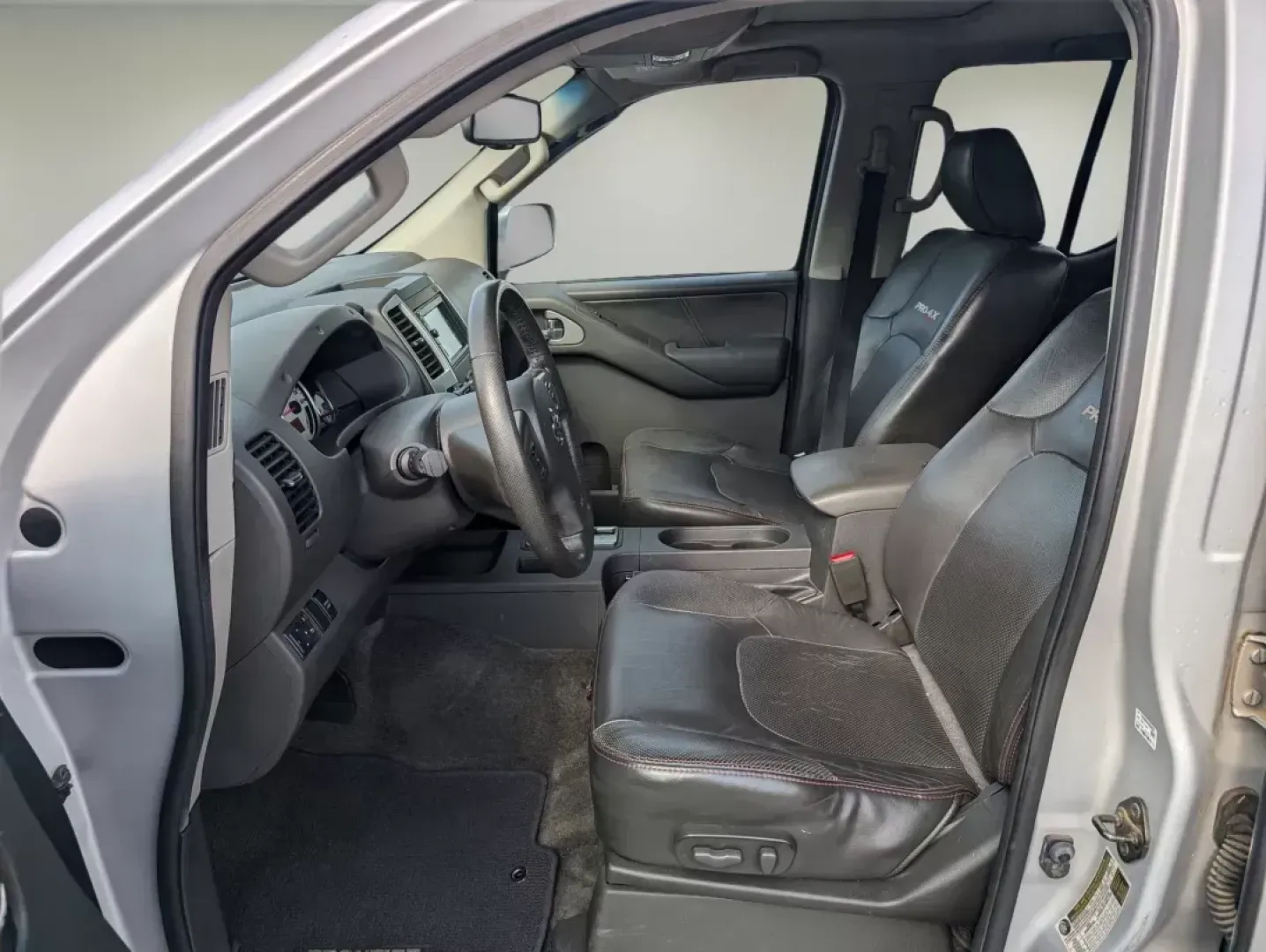 2012 /Graphite/Red Nissan Frontier PRO-4X (1N6AD0EV9CC) with an Gas V6 4.0L/241 engine, 5-Speed Automatic transmission, located at 3959 U.S. 80 W, Phenix City, AL, 36870, (334) 297-4885, 32.469296, -85.135185 - **Adventure Awaits with the 2012 Nissan Frontier PRO-4X: Perfect for Weekend Getaways and Daily Commutes!**<br /> <br /> Are you searching for a reliable vehicle that can seamlessly transition from your daily commute to weekend adventures? Look no further! The 2012 Nissan Frontier PRO-4X is the ulti - Photo#9