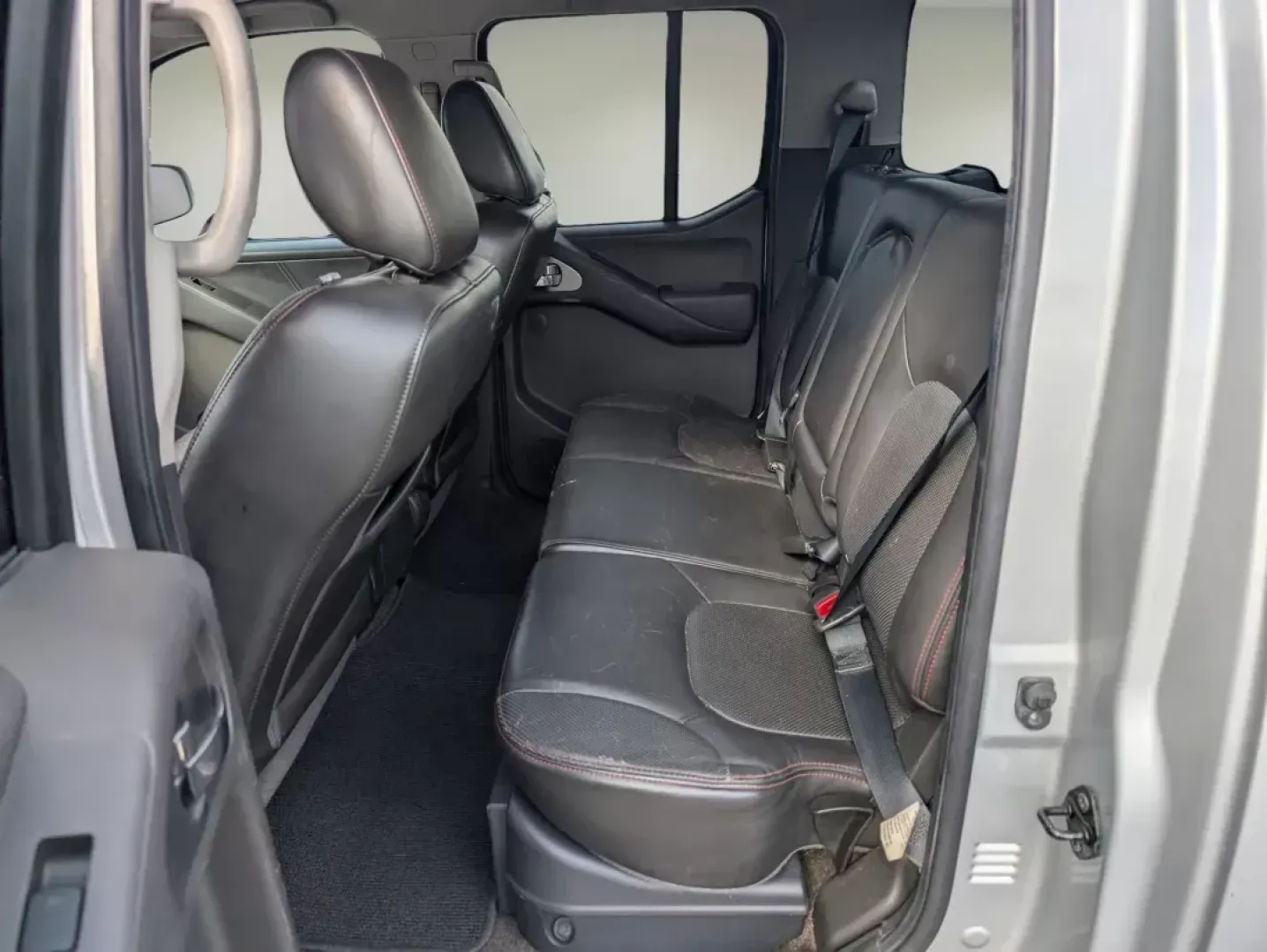 2012 /Graphite/Red Nissan Frontier PRO-4X (1N6AD0EV9CC) with an Gas V6 4.0L/241 engine, 5-Speed Automatic transmission, located at 3959 U.S. 80 W, Phenix City, AL, 36870, (334) 297-4885, 32.469296, -85.135185 - **Adventure Awaits with the 2012 Nissan Frontier PRO-4X: Perfect for Weekend Getaways and Daily Commutes!**<br /> <br /> Are you searching for a reliable vehicle that can seamlessly transition from your daily commute to weekend adventures? Look no further! The 2012 Nissan Frontier PRO-4X is the ulti - Photo#10