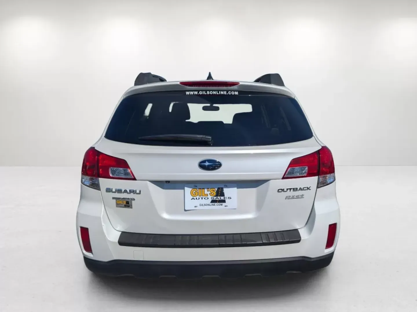 2012 /Warm Ivory Subaru Outback 2.5i Limited (4S4BRBKC5C3) with an Other engine, located at 1430 Gateway Drive, Opelika, AL, 36801, (334) 239-0944, 32.637871, -85.409790 - **Adventure Awaits with the 2012 Subaru Outback 2.5i Limited Your Perfect Companion for Family Road Trips!**<br /> <br /> Are you ready to embark on unforgettable journeys with your family or friends? The 2012 Subaru Outback 2.5i Limited is the ideal vehicle that combines comfort, space, and versat - Photo#5