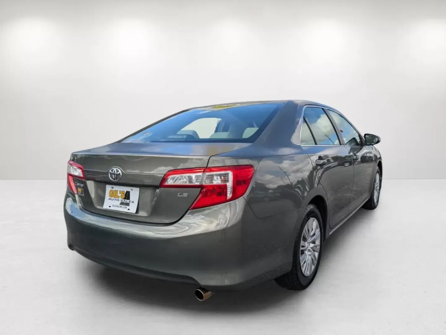 2012 Toyota Camry LE (4T4BF1FK3CR) with an Other engine, located at 5115 14th Ave., Columbus, GA, 31904, (706) 323-0345, 32.511494, -84.971046 - Are you searching for your next reliable vehicle that balances comfort, style, and affordability? Look no further than Gils Auto in Phenix City, AL! This 2012 Toyota Camry is not only a smart investment for budget-conscious buyers but also a perfect companion for family road trips or daily commutes. - Photo#4