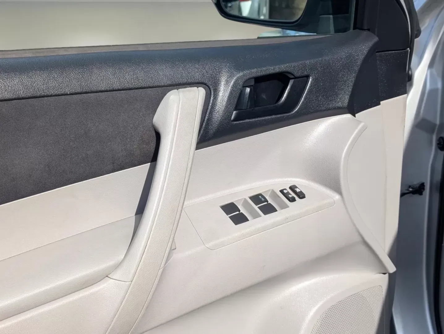 2012 Toyota Highlander (5TDZA3EH2CS) with an Other engine, located at 5115 14th Ave., Columbus, GA, 31904, (706) 323-0345, 32.511494, -84.971046 - 2012 Toyota Highlander - Photo#16