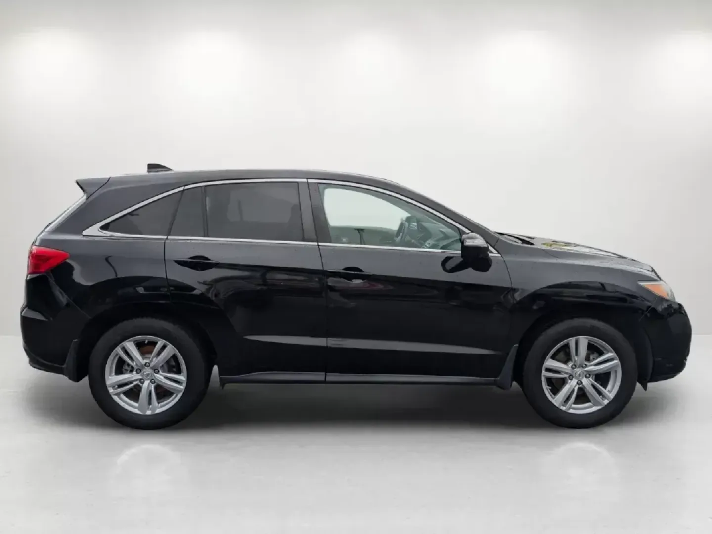 2013 Acura RDX (5J8TB3H33DL) with an Gas V6 3.5L/212 engine, 6-Speed Automatic w/Manual Shift transmission, located at 3959 U.S. 80 W, Phenix City, AL, 36870, (334) 297-4885, 32.469296, -85.135185 - 2013 Acura RDX - Photo#3