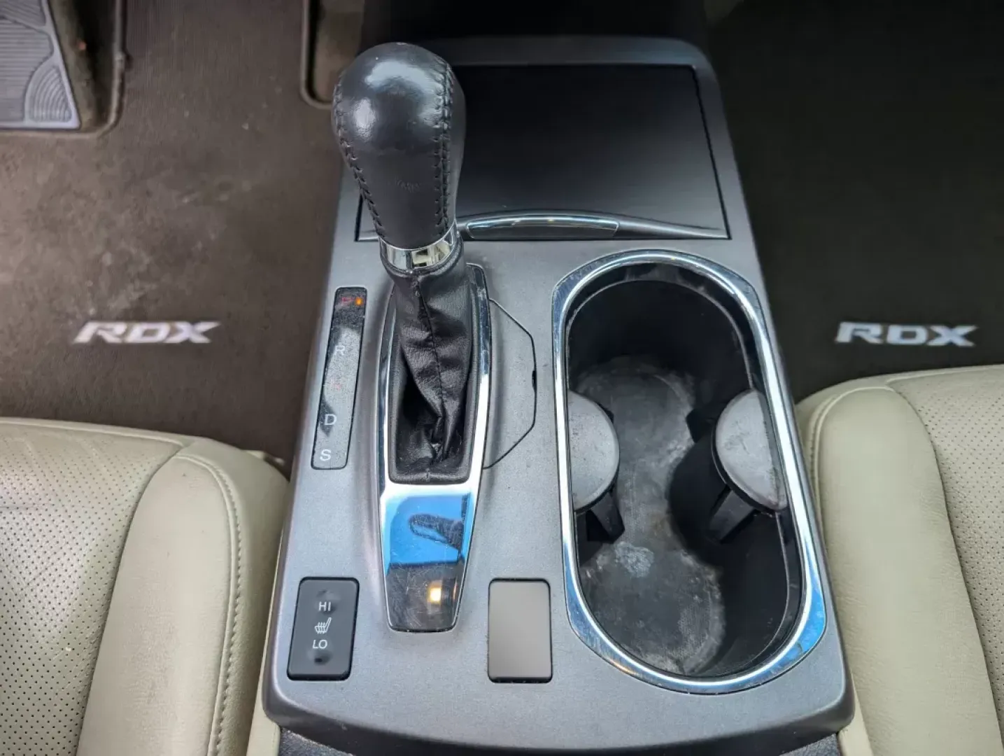 2013 Acura RDX (5J8TB3H33DL) with an Gas V6 3.5L/212 engine, 6-Speed Automatic w/Manual Shift transmission, located at 3959 U.S. 80 W, Phenix City, AL, 36870, (334) 297-4885, 32.469296, -85.135185 - 2013 Acura RDX - Photo#12