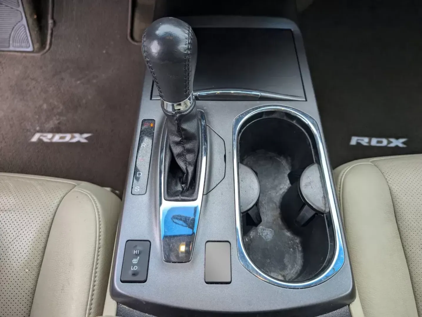 2013 Acura RDX (5J8TB3H33DL) with an Gas V6 3.5L/212 engine, 6-Speed Automatic w/Manual Shift transmission, located at 3959 U.S. 80 W, Phenix City, AL, 36870, (334) 297-4885, 32.469296, -85.135185 - 2013 Acura RDX - Photo#13