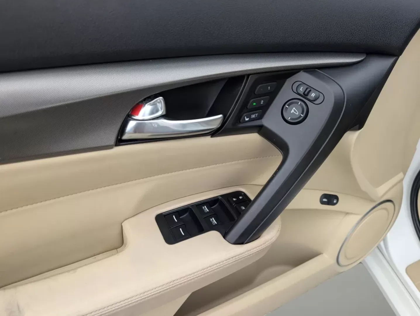 2013 Acura TL Tech (19UUA8F57DA) with an Other engine, located at 521 Old Farm Lane Rd, Prattville, AL, 36066, (334) 325-1505, 32.482460, -86.416367 - **Experience Luxury and Reliability with the 2013 Acura TL Tech Perfect for Your Daily Commute and Weekend Getaways!**<br /> <br /> If you're on the lookout for a reliable vehicle that seamlessly blends luxury with functionality, look no further than the stunning 2013 Acura TL Tech. At Gils Auto, l - Photo#8