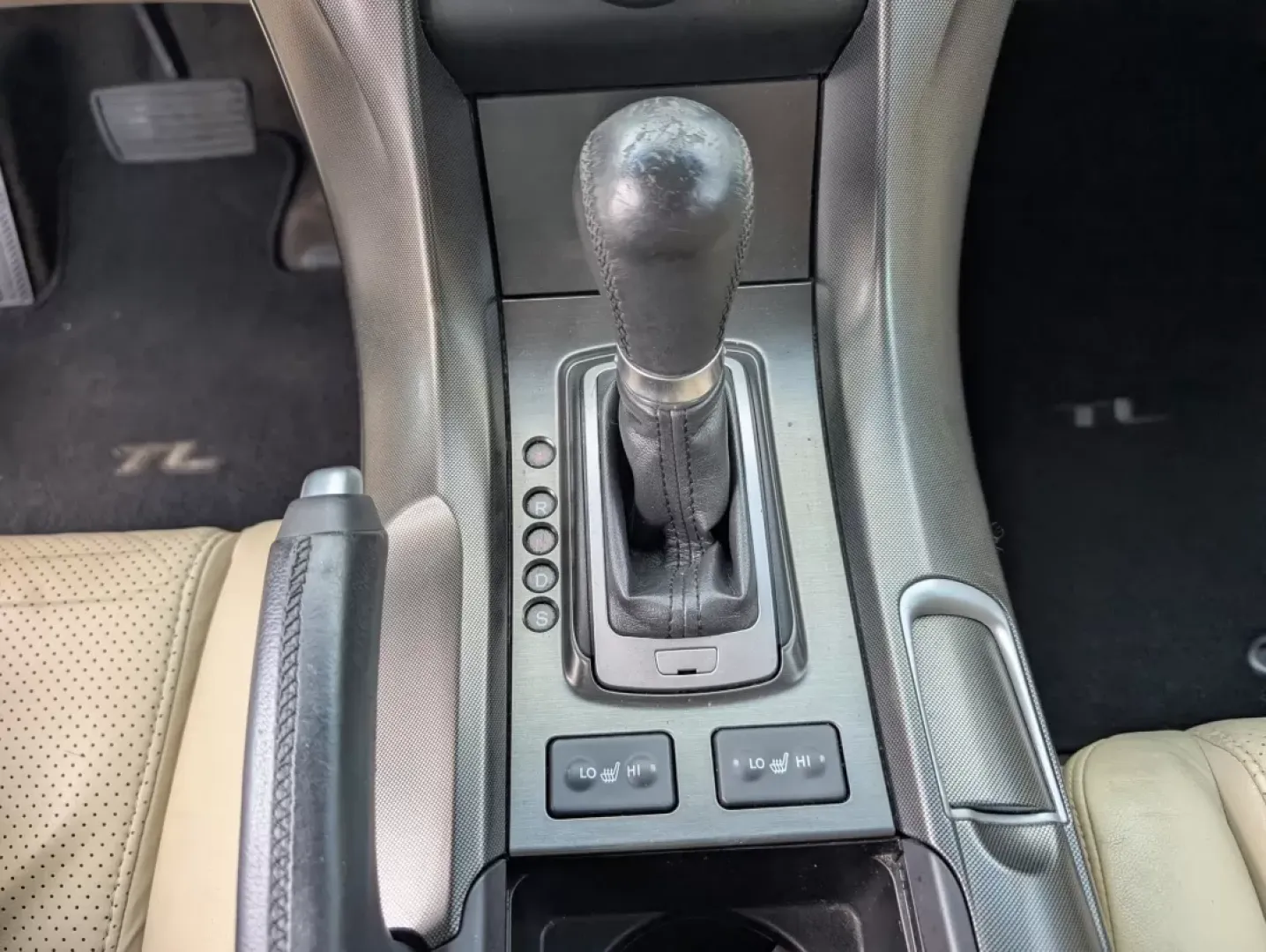 2013 Acura TL Tech (19UUA8F57DA) with an Other engine, located at 521 Old Farm Lane Rd, Prattville, AL, 36066, (334) 325-1505, 32.482460, -86.416367 - **Experience Luxury and Reliability with the 2013 Acura TL Tech Perfect for Your Daily Commute and Weekend Getaways!**<br /> <br /> If you're on the lookout for a reliable vehicle that seamlessly blends luxury with functionality, look no further than the stunning 2013 Acura TL Tech. At Gils Auto, l - Photo#13