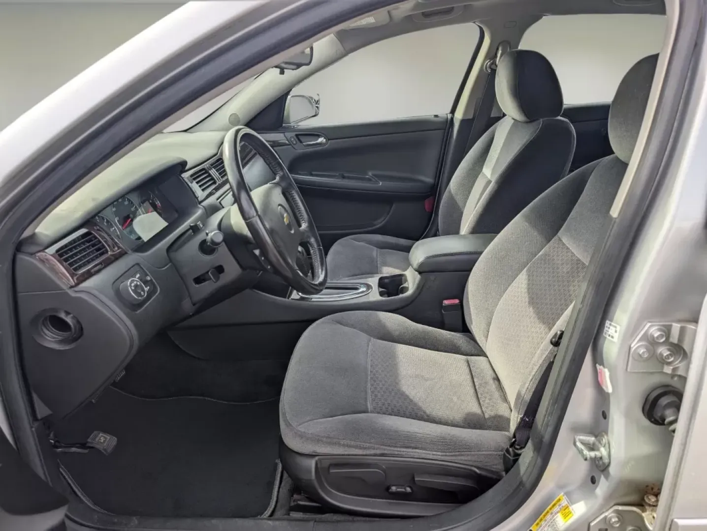 2013 /Ebony Chevrolet Impala LT (2G1WG5E31D1) with an Other engine, located at 3959 U.S. 80 W, Phenix City, AL, 36870, (334) 297-4885, 32.469296, -85.135185 - 2013 Chevrolet Impala LT - Photo#8