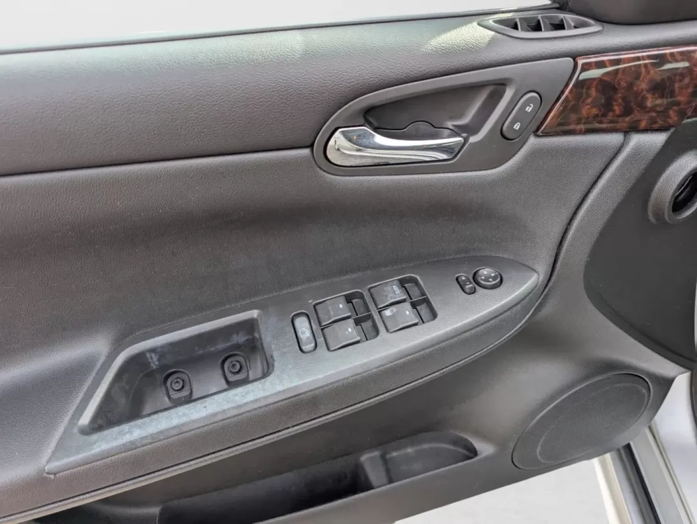 2013 /Ebony Chevrolet Impala LT (2G1WG5E31D1) with an Other engine, located at 3959 U.S. 80 W, Phenix City, AL, 36870, (334) 297-4885, 32.469296, -85.135185 - 2013 Chevrolet Impala LT - Photo#16