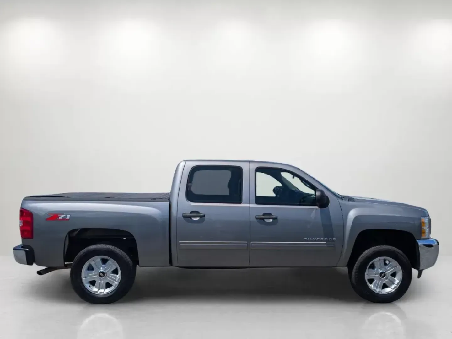 2013 /Ebony Chevrolet Silverado 1500 LT (3GCPCSE09DG) with an Gas/Ethanol V8 5.3L/323 engine, 6-Speed Automatic transmission, located at 5115 14th Ave., Columbus, GA, 31904, (706) 323-0345, 32.511494, -84.971046 - 2013 Chevrolet Silverado 1500 LT - Photo#3
