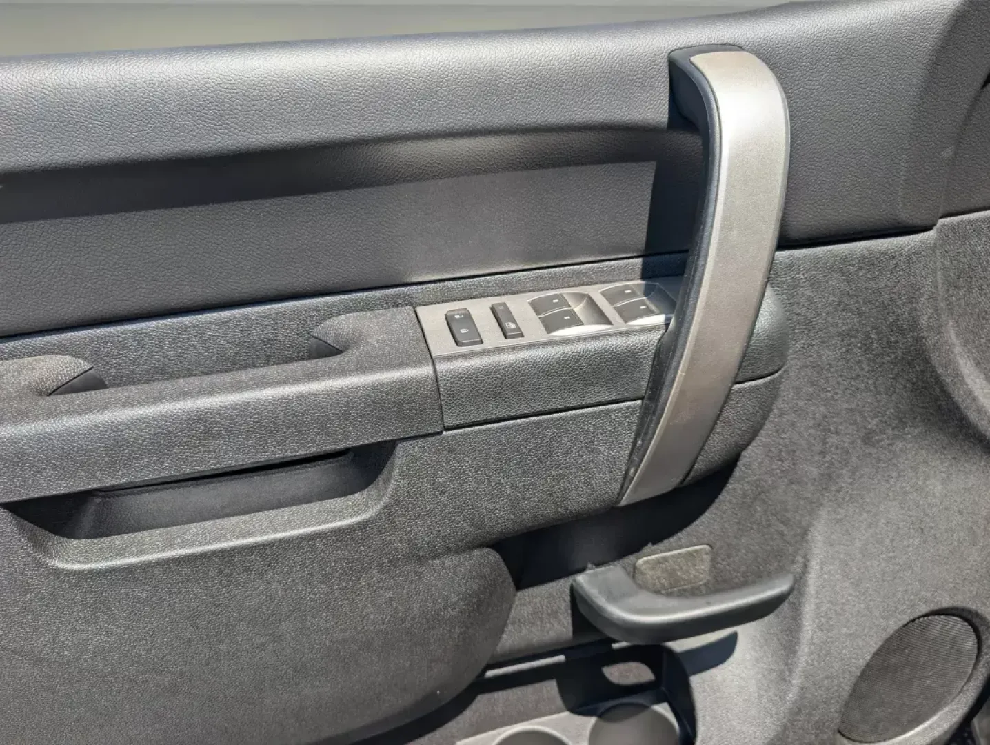2013 /Ebony Chevrolet Silverado 1500 LT (3GCPCSE09DG) with an Gas/Ethanol V8 5.3L/323 engine, 6-Speed Automatic transmission, located at 5115 14th Ave., Columbus, GA, 31904, (706) 323-0345, 32.511494, -84.971046 - 2013 Chevrolet Silverado 1500 LT - Photo#8