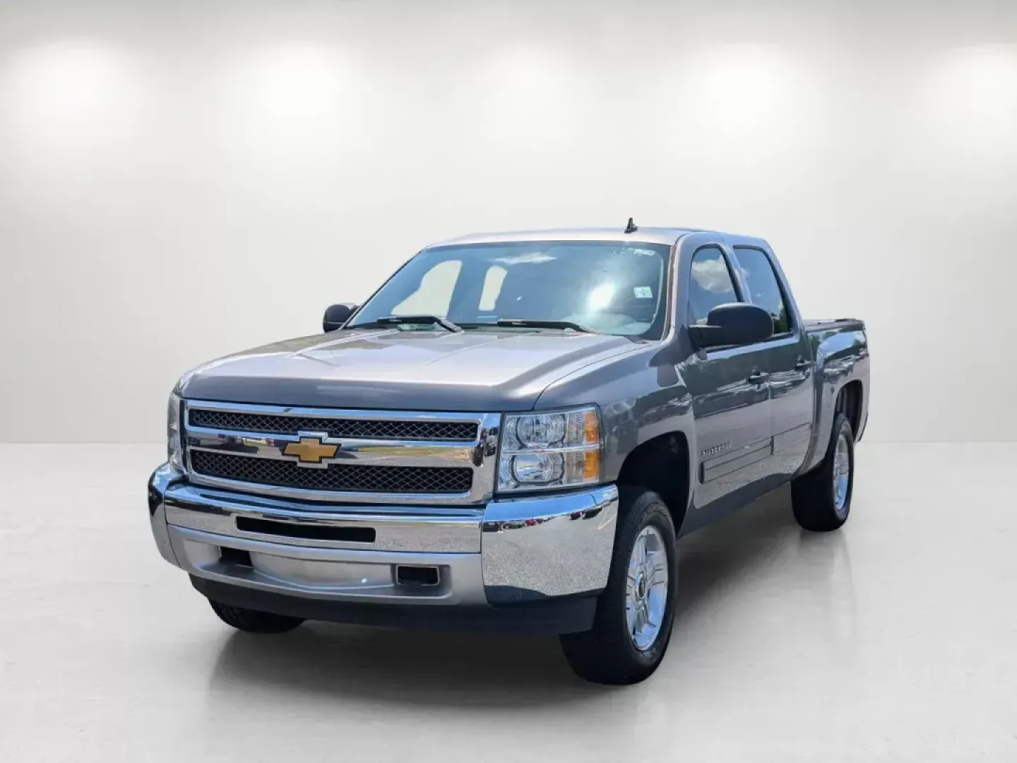 2013 /Ebony Chevrolet Silverado 1500 LT (3GCPCSE09DG) with an Gas/Ethanol V8 5.3L/323 engine, 6-Speed Automatic transmission, located at 5115 14th Ave., Columbus, GA, 31904, (706) 323-0345, 32.511494, -84.971046 - 2013 Chevrolet Silverado 1500 LT - Photo#0