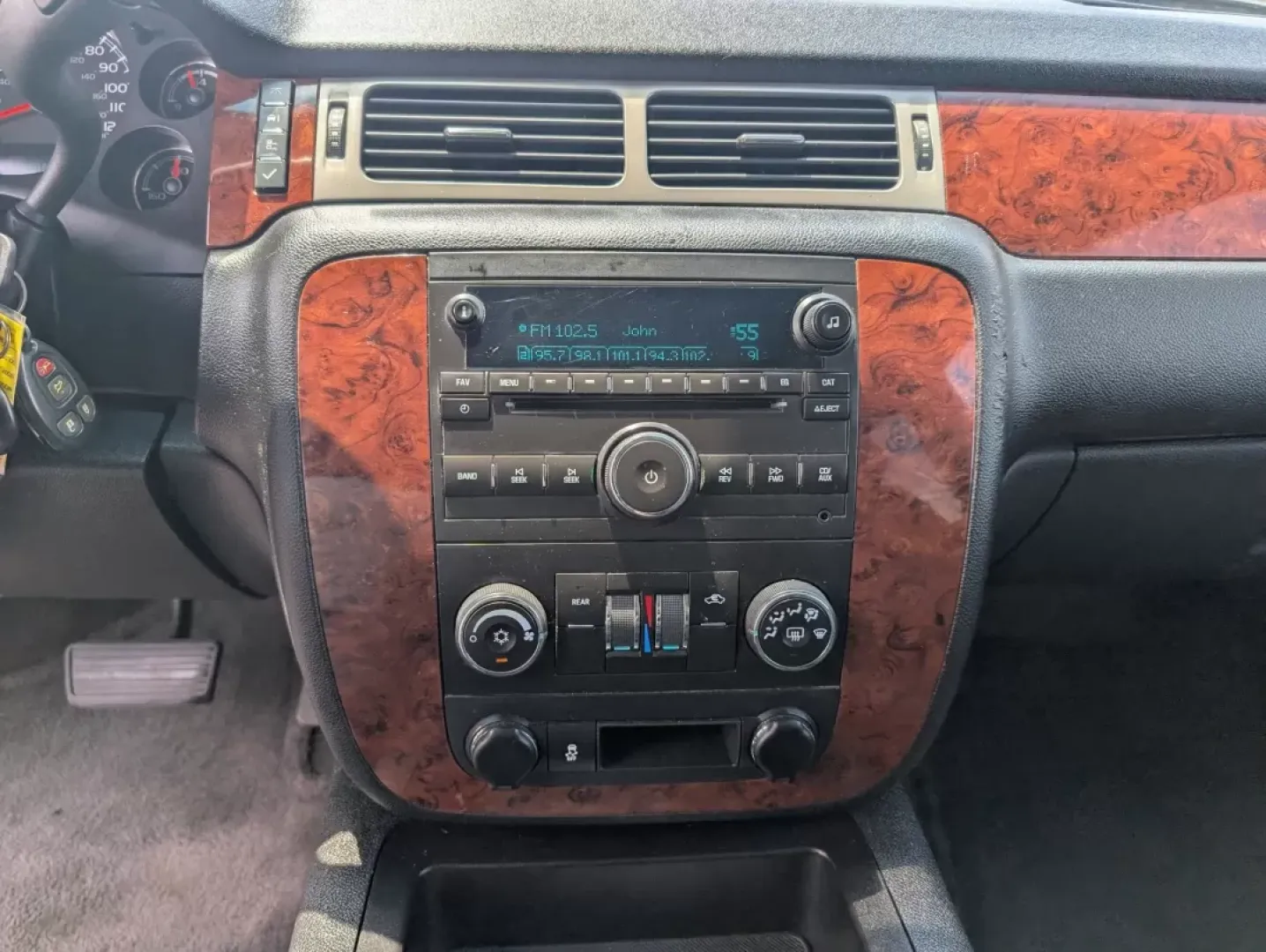2013 /Ebony Chevrolet Suburban LS (1GNSCHE00DR) with an Other engine, located at 5115 14th Ave., Columbus, GA, 31904, (706) 323-0345, 32.511494, -84.971046 - ### Experience Adventure with the 2013 Chevrolet Suburban at Gils Auto Phenix City<br /> <br /> Are you ready to elevate your family adventures or daily commutes? The 2013 Chevrolet Suburban is your ticket to a life filled with excitement, comfort, and unparalleled capability. Whether you're transp - Photo#13