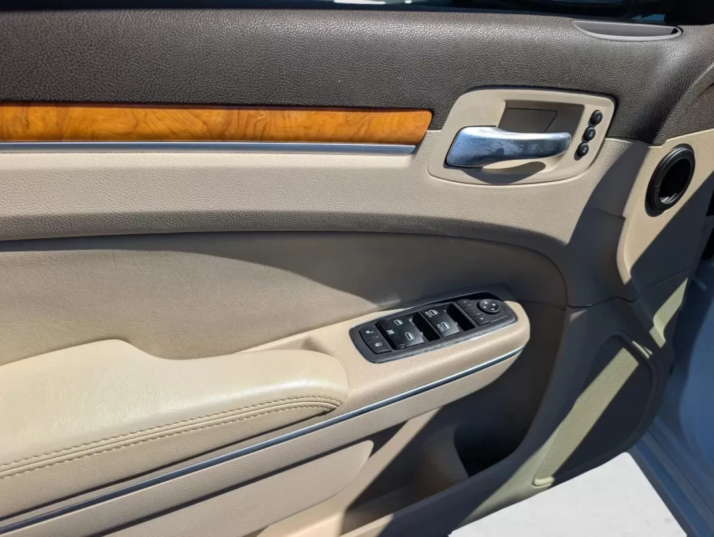 2013 /Dark Frost Beige/Light Frost Beige Chrysler 300 300C (2C3CCAET5DH) with an Other engine, located at 804 22nd Ave, Phenix City, AL, 36870, (334) 297-1860, 32.484749, -85.024475 - **Experience Luxury on a Budget: 2013 Chrysler 300C at Gils Auto Phenix City, AL**<br /> <br /> Are you searching for a reliable and stylish vehicle that can elevate your daily commute while accommodating your family's needs? Look no further than the stunning 2013 Chrysler 300C available at Gils Au - Photo#8