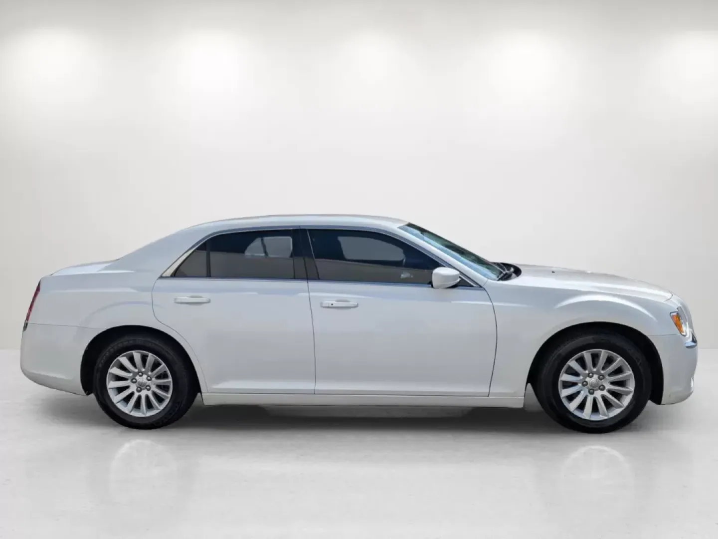 2013 /Black Chrysler 300 (2C3CCAAG5DH) with an Other engine, located at 3959 U.S. 80 W, Phenix City, AL, 36870, (334) 297-4885, 32.469296, -85.135185 - **Elevate Your Driving Experience with This 2013 Chrysler 300 - Perfect for All Your Needs!**<br /> <br /> Are you ready to take your daily commute to the next level or embark on unforgettable road trips? Look no further than this stunning 2013 Chrysler 300, available now at Gils Auto in Phenix City - Photo#4