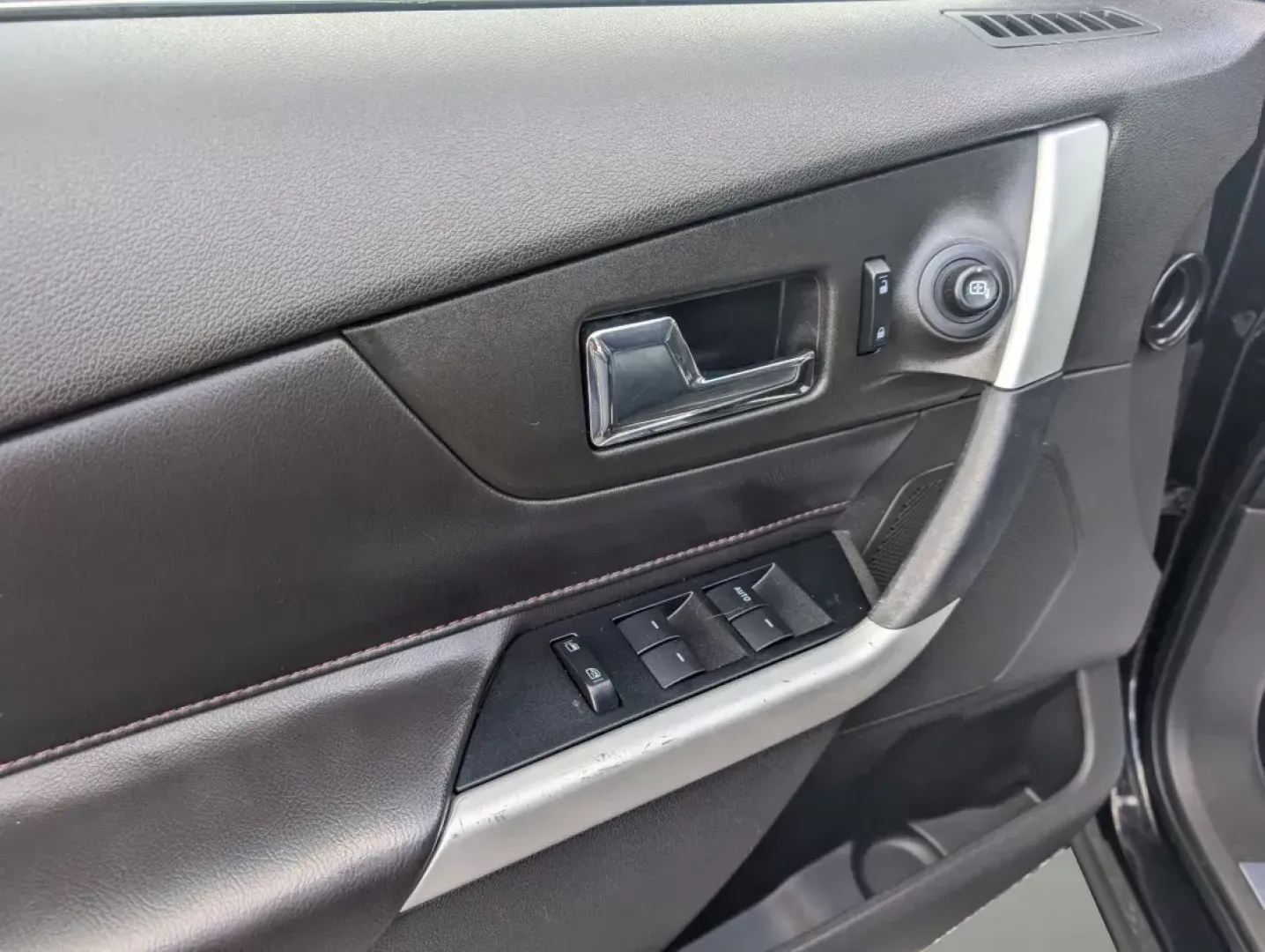 2013 Ford Edge Limited (2FMDK3KC9DB) with an Gas V6 3.5L/213 engine, 6-Speed Automatic w/manual shift transmission, located at 7000 Northlake Connector, Columbus, GA, 31904, (706) 987-8085, 32.524975, -84.978134 - 2013 Ford Edge Limited - Photo#8