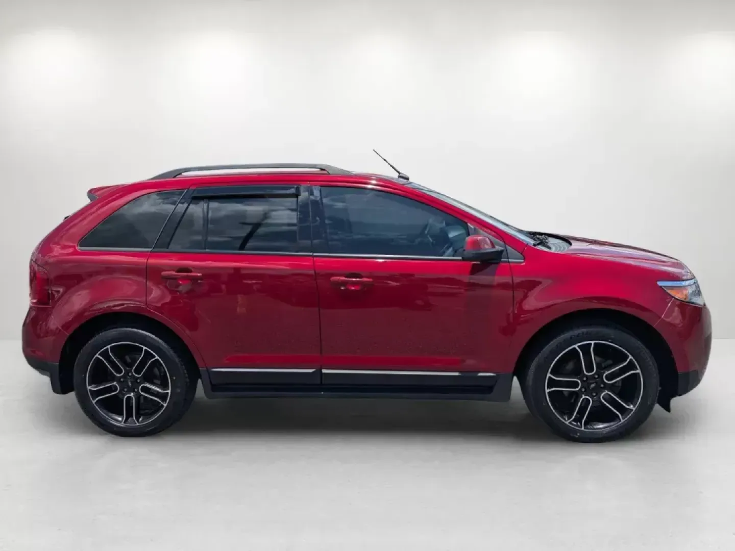 2013 Ford Edge SEL (2FMDK3J92DB) with an Other engine, located at 3959 U.S. 80 W, Phenix City, AL, 36870, (334) 297-4885, 32.469296, -85.135185 - **Experience the Versatility of the 2013 Ford Edge SEL at Gils Auto Perfect for Every Journey!**<br /> <br /> Are you seeking a reliable SUV that fits your active lifestyle? Look no further than the 2013 Ford Edge SEL, now available at Gils Auto in Phenix City, AL. This versatile vehicle is perfect - Photo#4