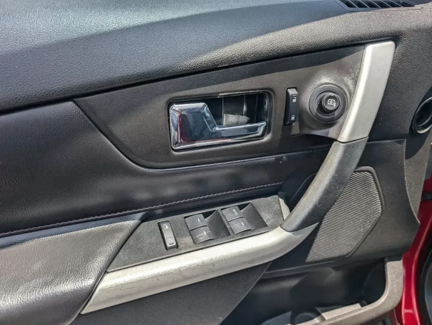 2013 Ford Edge SEL (2FMDK3J92DB) with an Other engine, located at 3959 U.S. 80 W, Phenix City, AL, 36870, (334) 297-4885, 32.469296, -85.135185 - **Experience the Versatility of the 2013 Ford Edge SEL at Gils Auto Perfect for Every Journey!**<br /> <br /> Are you seeking a reliable SUV that fits your active lifestyle? Look no further than the 2013 Ford Edge SEL, now available at Gils Auto in Phenix City, AL. This versatile vehicle is perfect - Photo#9