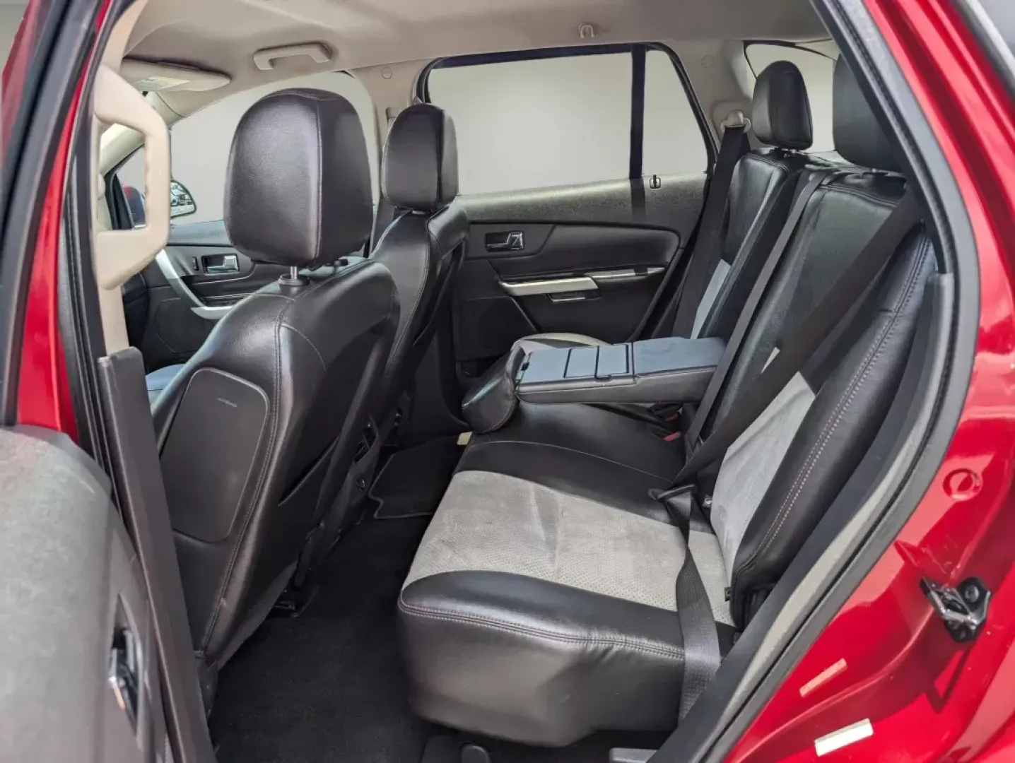 2013 Ford Edge SEL (2FMDK3J92DB) with an Other engine, located at 3959 U.S. 80 W, Phenix City, AL, 36870, (334) 297-4885, 32.469296, -85.135185 - **Experience the Versatility of the 2013 Ford Edge SEL at Gils Auto Perfect for Every Journey!**<br /> <br /> Are you seeking a reliable SUV that fits your active lifestyle? Look no further than the 2013 Ford Edge SEL, now available at Gils Auto in Phenix City, AL. This versatile vehicle is perfect - Photo#11