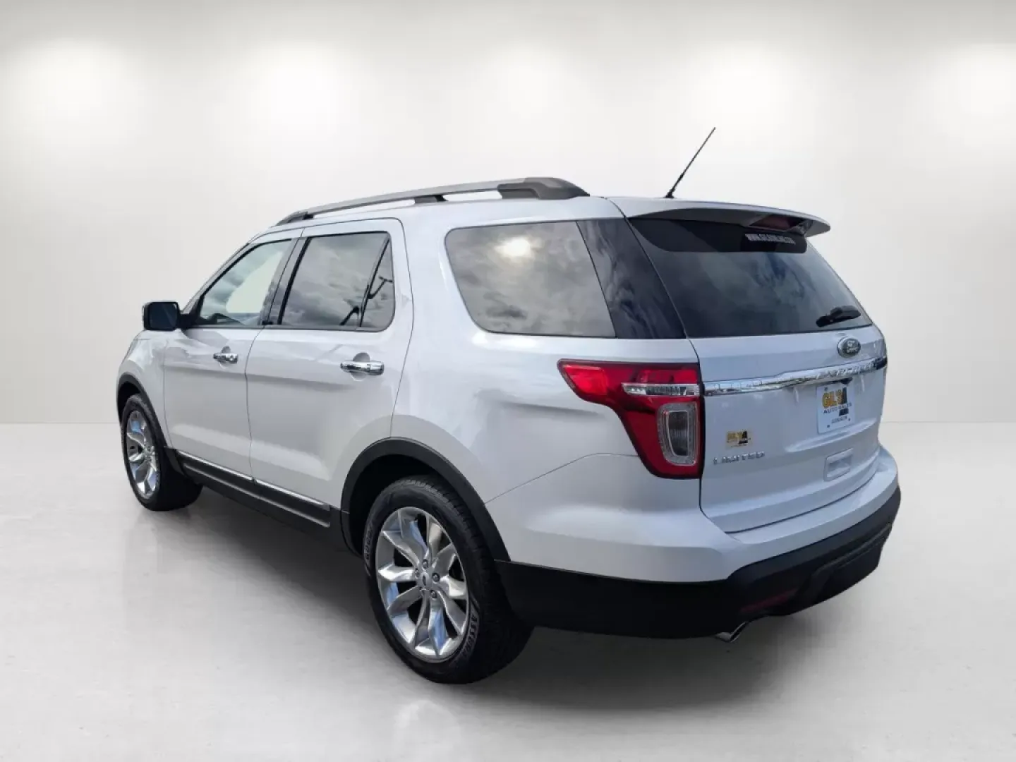 2013 Ford Explorer Limited (1FM5K7F8XDG) with an Other engine, located at 3959 U.S. 80 W, Phenix City, AL, 36870, (334) 297-4885, 32.469296, -85.135185 - **Discover Your Next Adventure with the 2013 Ford Explorer Limited at Gils Auto**<br /> <br /> Are you ready to elevate your family adventures or tackle your daily commute with confidence? Look no further than this stunning 2013 Ford Explorer Limited, perfectly equipped for those who seek both comfo - Photo#6