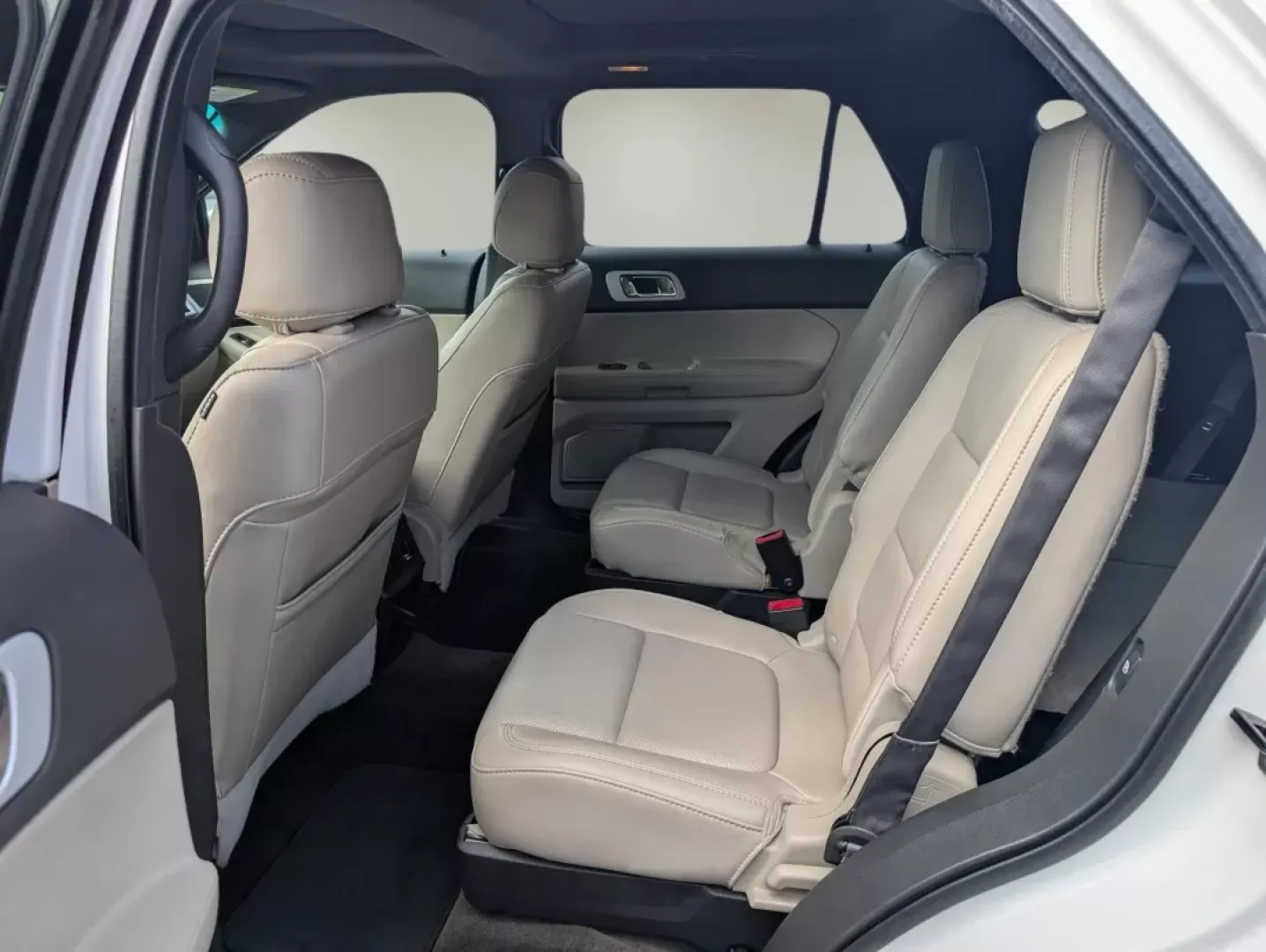 2013 Ford Explorer Limited (1FM5K7F8XDG) with an Other engine, located at 3959 U.S. 80 W, Phenix City, AL, 36870, (334) 297-4885, 32.469296, -85.135185 - **Discover Your Next Adventure with the 2013 Ford Explorer Limited at Gils Auto**<br /> <br /> Are you ready to elevate your family adventures or tackle your daily commute with confidence? Look no further than this stunning 2013 Ford Explorer Limited, perfectly equipped for those who seek both comfo - Photo#10