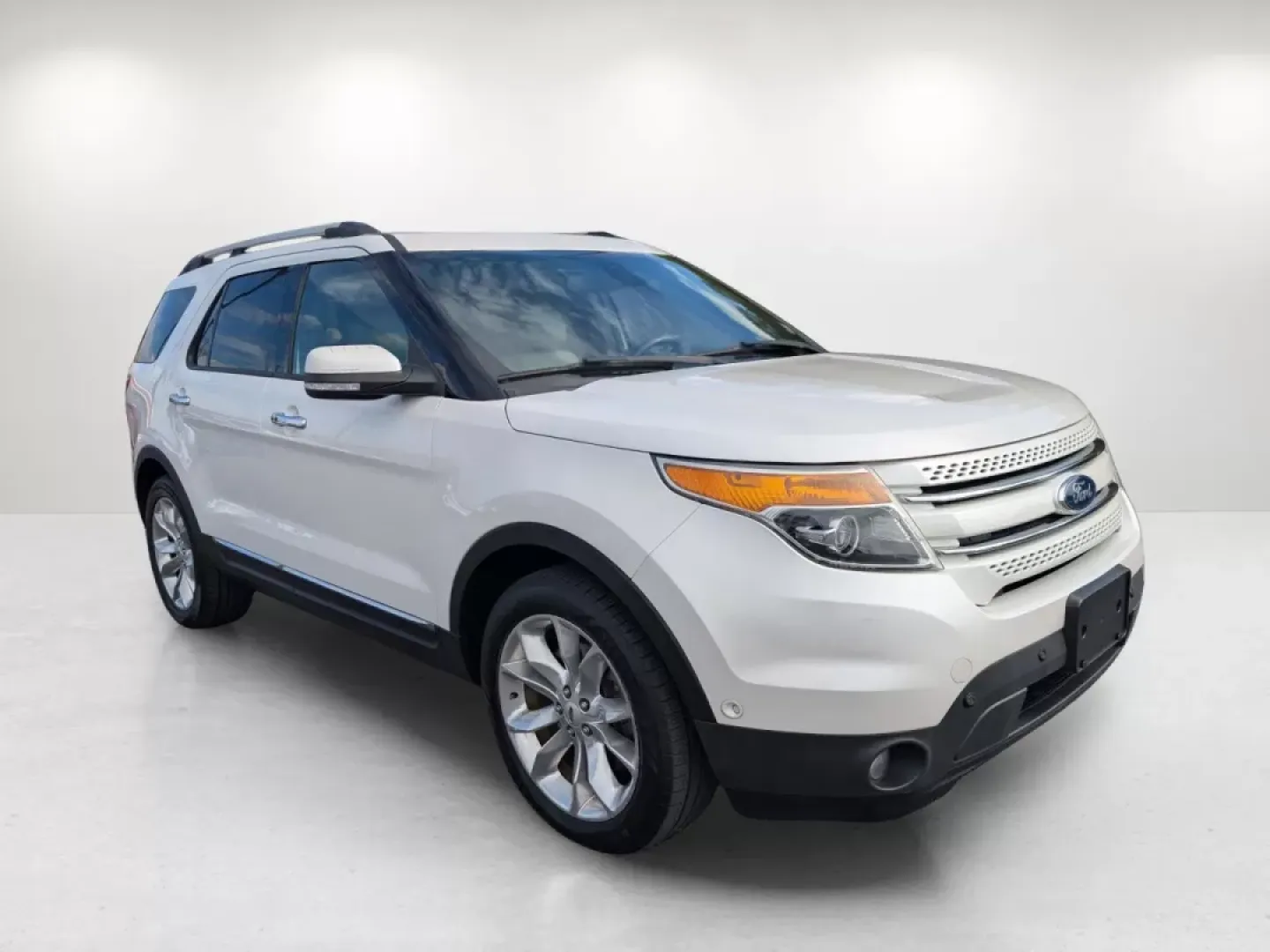 2013 Ford Explorer Limited (1FM5K7F8XDG) with an Other engine, located at 1430 Gateway Drive, Opelika, AL, 36801, (334) 239-0944, 32.637871, -85.409790 - **Discover Your Next Adventure with the 2013 Ford Explorer Limited at Gils Auto**<br /> <br /> Are you ready to elevate your family adventures or tackle your daily commute with confidence? Look no further than this stunning 2013 Ford Explorer Limited, perfectly equipped for those who seek both comfo - Photo#2