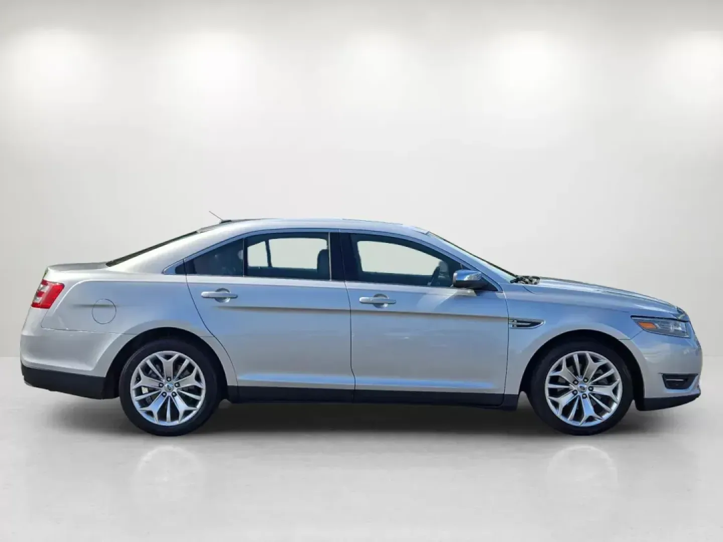 2013 Ford Taurus Limited (1FAHP2F80DG) with an Other engine, located at 5115 14th Ave., Columbus, GA, 31904, (706) 323-0345, 32.511494, -84.971046 - ### Elevate Your Daily Drive with the 2013 Ford Taurus Limited at Gils Auto in Columbus, GA!<br /> <br /> Are you searching for a reliable vehicle that effortlessly combines comfort, performance, and sophistication? Look no further than the stunning 2013 Ford Taurus Limited, now available at Gils Au - Photo#3