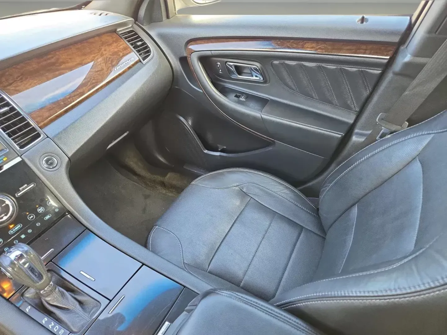 2013 Ford Taurus Limited (1FAHP2F80DG) with an Other engine, located at 5115 14th Ave., Columbus, GA, 31904, (706) 323-0345, 32.511494, -84.971046 - ### Elevate Your Daily Drive with the 2013 Ford Taurus Limited at Gils Auto in Columbus, GA!<br /> <br /> Are you searching for a reliable vehicle that effortlessly combines comfort, performance, and sophistication? Look no further than the stunning 2013 Ford Taurus Limited, now available at Gils Au - Photo#14
