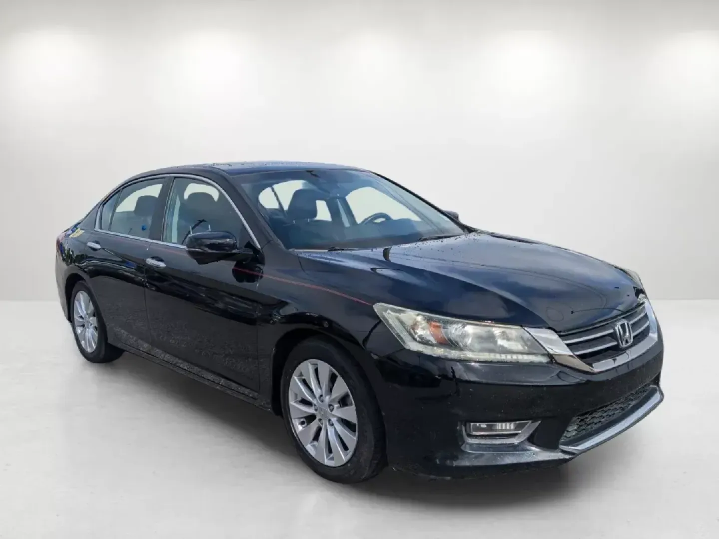 2013 Honda Accord Sdn EX-L (1HGCR2F89DA) with an Gas I4 2.4L/144 engine, 1-Speed Continuously Variable Ratio transmission, located at 3959 U.S. 80 W, Phenix City, AL, 36870, (334) 297-4885, 32.469296, -85.135185 - **Experience Unmatched Comfort and Style with the 2013 Honda Accord EX-L at Gils Auto - Phenix City!**<br /> <br /> Are you searching for the ideal vehicle that seamlessly blends comfort, style, and reliability? Look no further! The 2013 Honda Accord EX-L is here, perfect for anyone looking to enhan - Photo#3