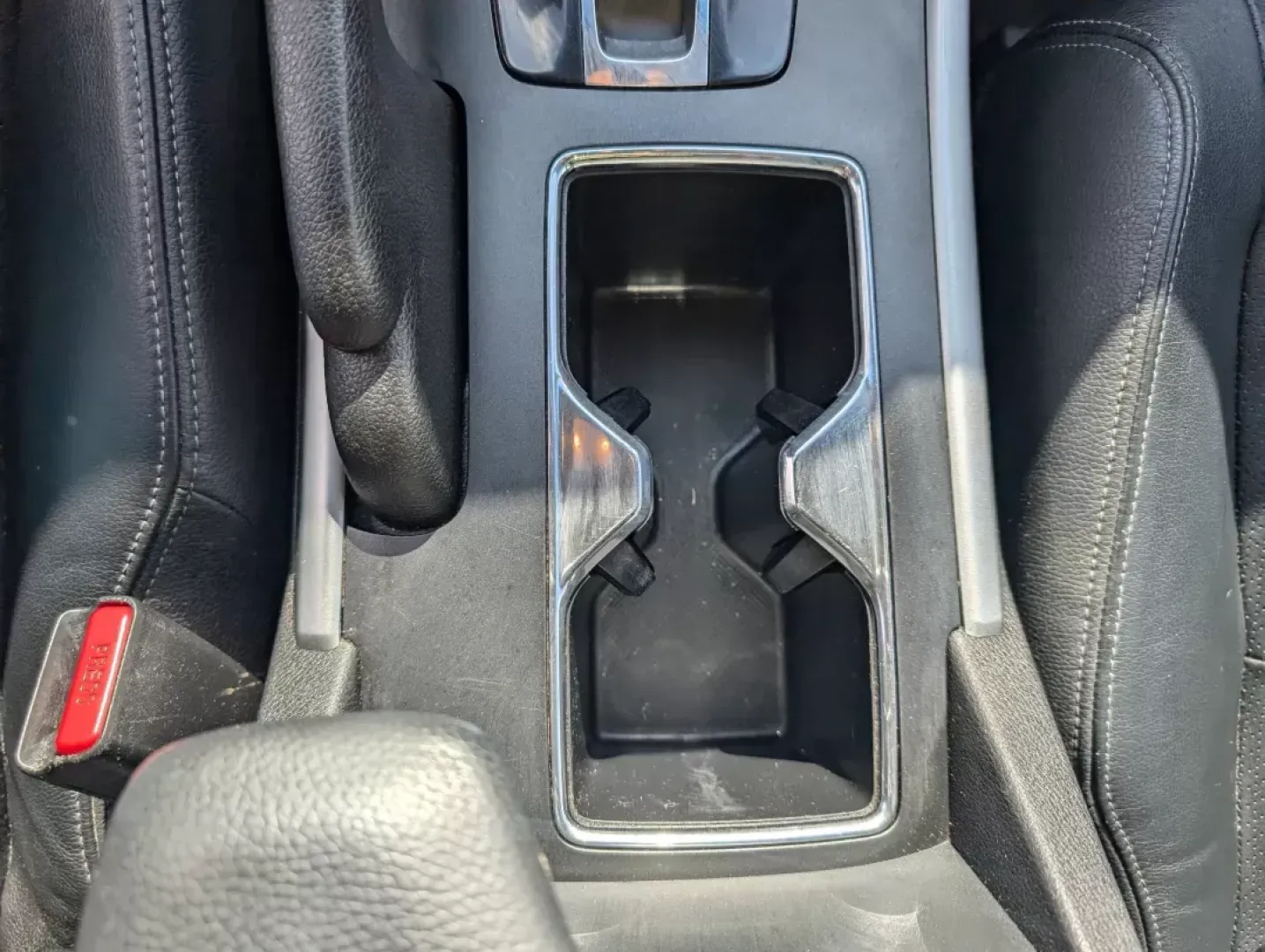 2013 Honda Accord Sdn EX-L (1HGCR2F89DA) with an Gas I4 2.4L/144 engine, 1-Speed Continuously Variable Ratio transmission, located at 3959 U.S. 80 W, Phenix City, AL, 36870, (334) 297-4885, 32.469296, -85.135185 - **Experience Unmatched Comfort and Style with the 2013 Honda Accord EX-L at Gils Auto - Phenix City!**<br /> <br /> Are you searching for the ideal vehicle that seamlessly blends comfort, style, and reliability? Look no further! The 2013 Honda Accord EX-L is here, perfect for anyone looking to enhan - Photo#13