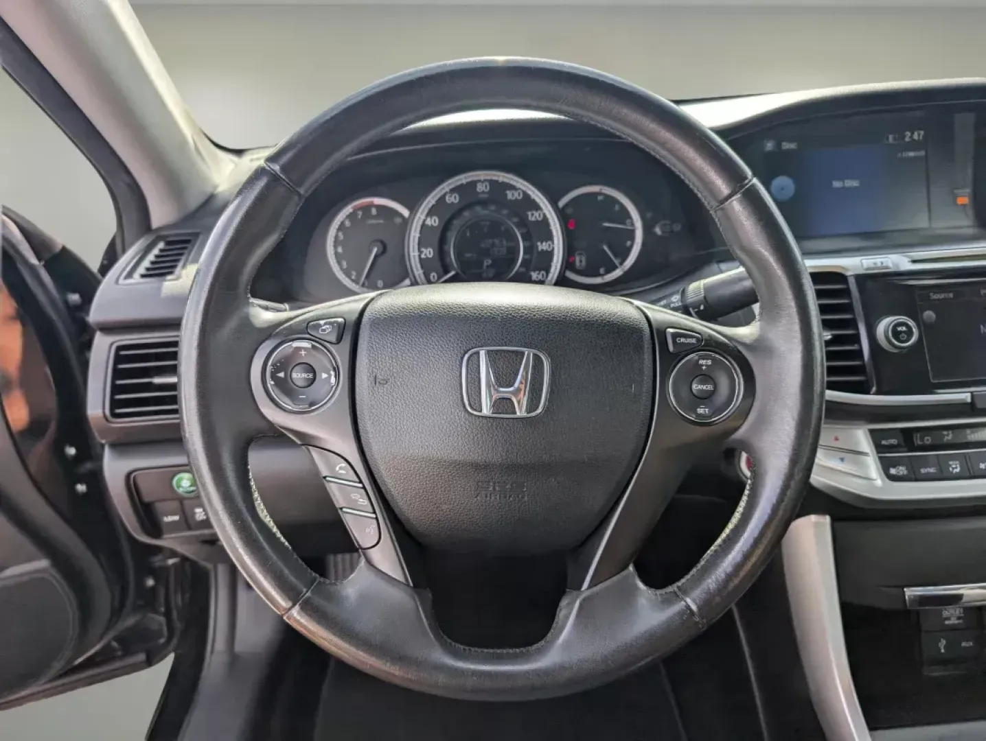 2013 Honda Accord Sdn EX-L (1HGCR2F89DA) with an Gas I4 2.4L/144 engine, 1-Speed Continuously Variable Ratio transmission, located at 3959 U.S. 80 W, Phenix City, AL, 36870, (334) 297-4885, 32.469296, -85.135185 - **Experience Unmatched Comfort and Style with the 2013 Honda Accord EX-L at Gils Auto - Phenix City!**<br /> <br /> Are you searching for the ideal vehicle that seamlessly blends comfort, style, and reliability? Look no further! The 2013 Honda Accord EX-L is here, perfect for anyone looking to enhan - Photo#16