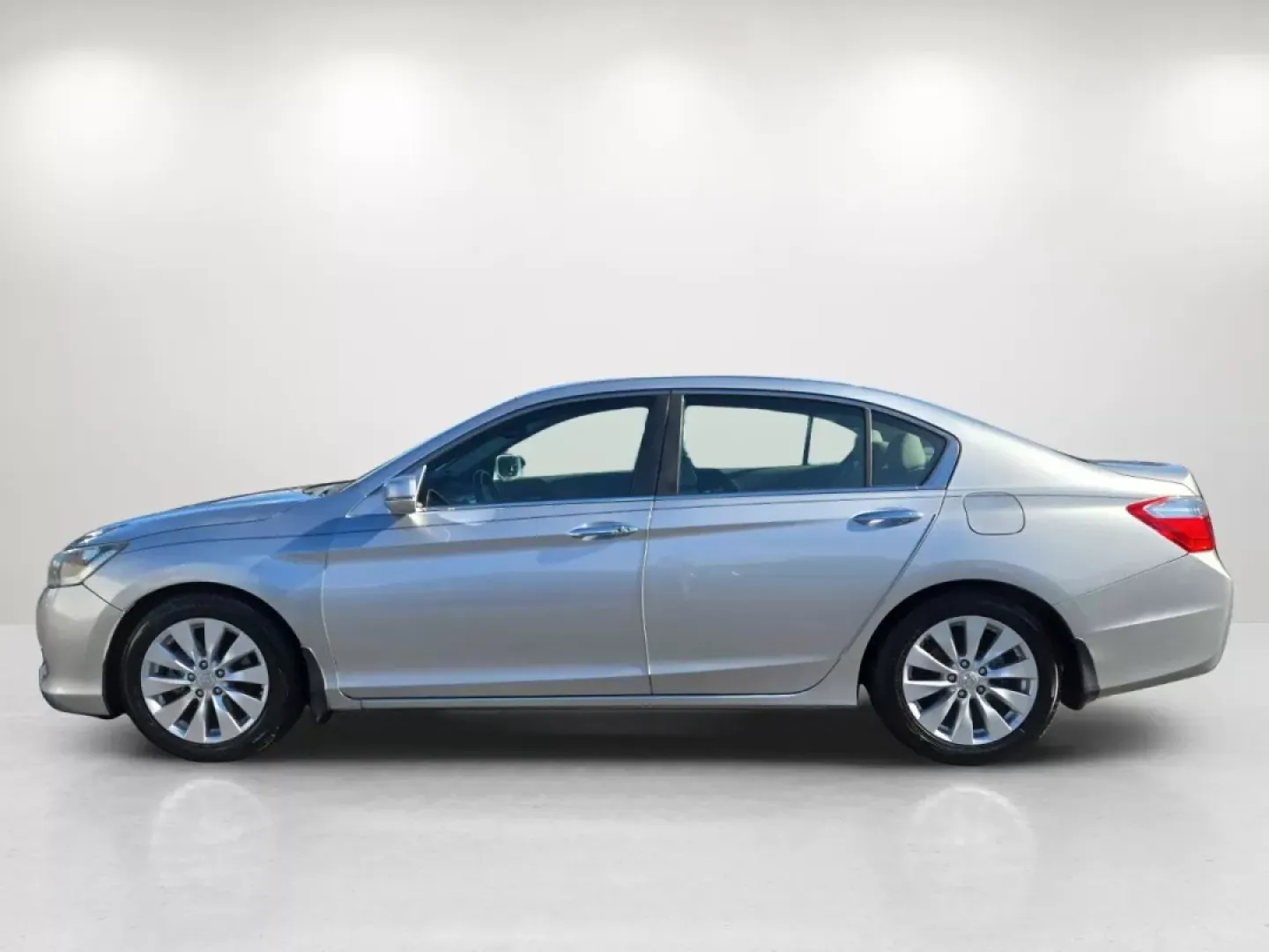 2013 Honda Accord Sdn EX-L (1HGCR2F87DA) with an Other engine, located at 5115 14th Ave., Columbus, GA, 31904, (706) 323-0345, 32.511494, -84.971046 - **Discover Your Ideal Commute Companion: 2013 Honda Accord EX-L at Gils Auto, Phenix City, AL**<br /> <br /> Are you searching for a reliable, stylish sedan that elevates your daily commute while providing comfort and advanced technology? Look no further than the stunning 2013 Honda Accord EX-L avai - Photo#8