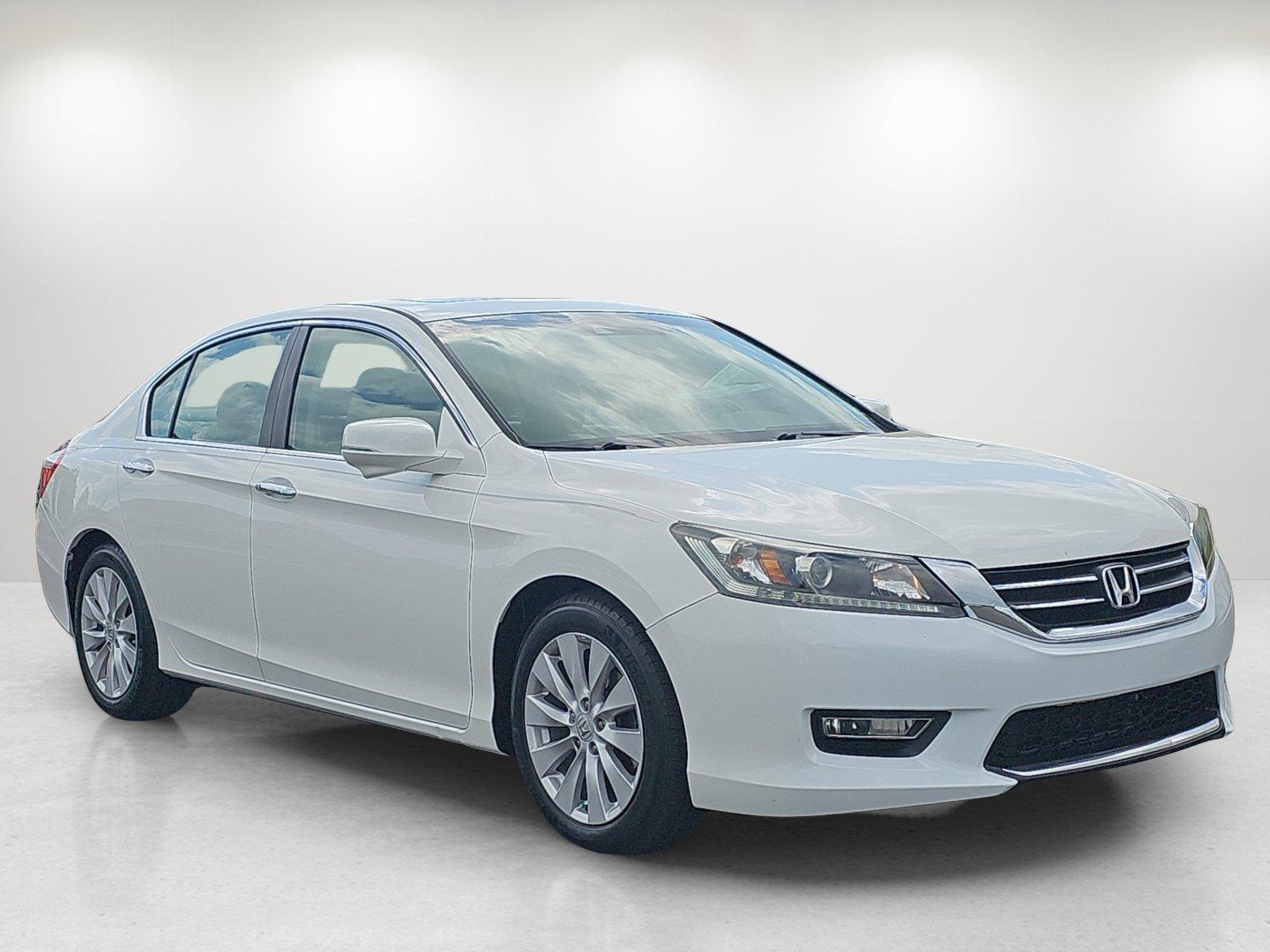 2013 /Ivory Honda Accord Sdn EX-L (1HGCR2F80DA) with an Gas I4 2.4L/144 engine, 1-Speed Continuously Variable Ratio transmission, located at 521 Old Farm Lane Rd, Prattville, AL, 36066, (334) 325-1505, 32.482460, -86.416367 - 2013 Honda Accord Sdn EX-L - Photo#3