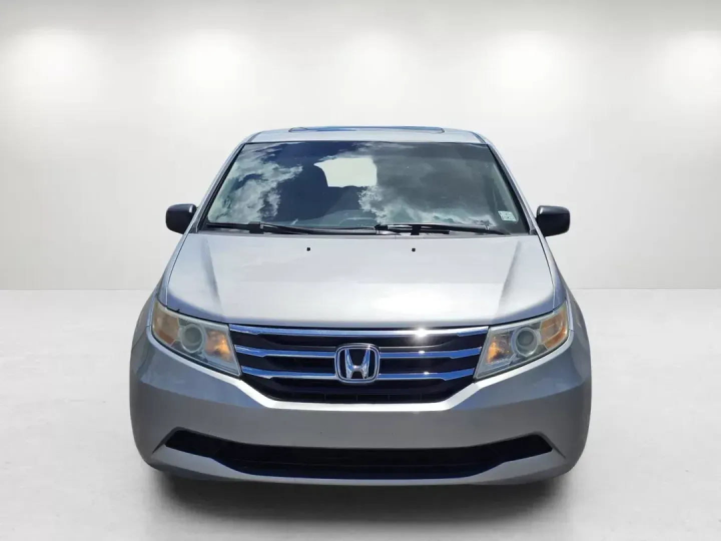 2013 /Gray Honda Odyssey EX-L (5FNRL5H69DB) with an Other engine, located at 521 Old Farm Lane Rd, Prattville, AL, 36066, (334) 325-1505, 32.482460, -86.416367 - **Elevate Your Family Adventures with This 2013 Honda Odyssey EX-L!**<br /> <br /> At Gils Auto in Prattville, AL, we understand that family life can be busy and chaotic. Whether you're shuttling kids to soccer practice, embarking on a weekend road trip, or simply running errands, you need a reliabl - Photo#8