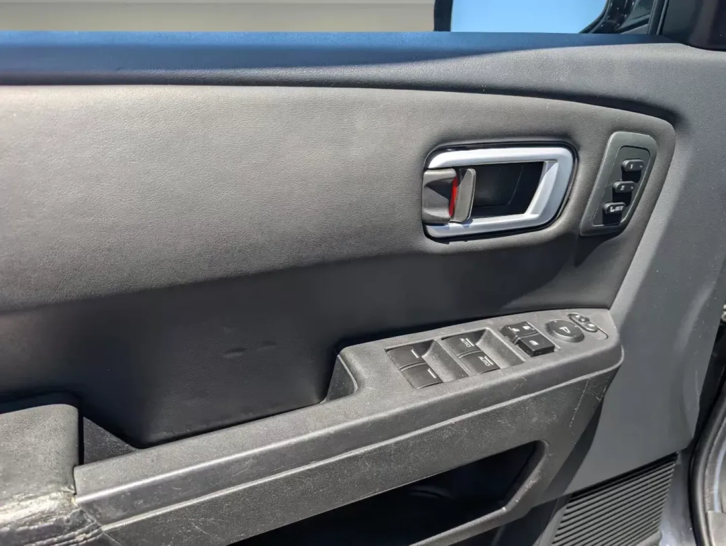 2013 Honda Pilot Touring (5FNYF4H99DB) with an Other engine, located at 5115 14th Ave., Columbus, GA, 31904, (706) 323-0345, 32.511494, -84.971046 - Step into the adventure of family road trips, weekend getaways, or your daily commute in this versatile 2013 Honda Pilot Touring, perfectly designed for dynamic lifestyles. Whether you're a growing family in need of space and comfort or a budget-conscious buyer looking for reliability, this SUV chec - Photo#8