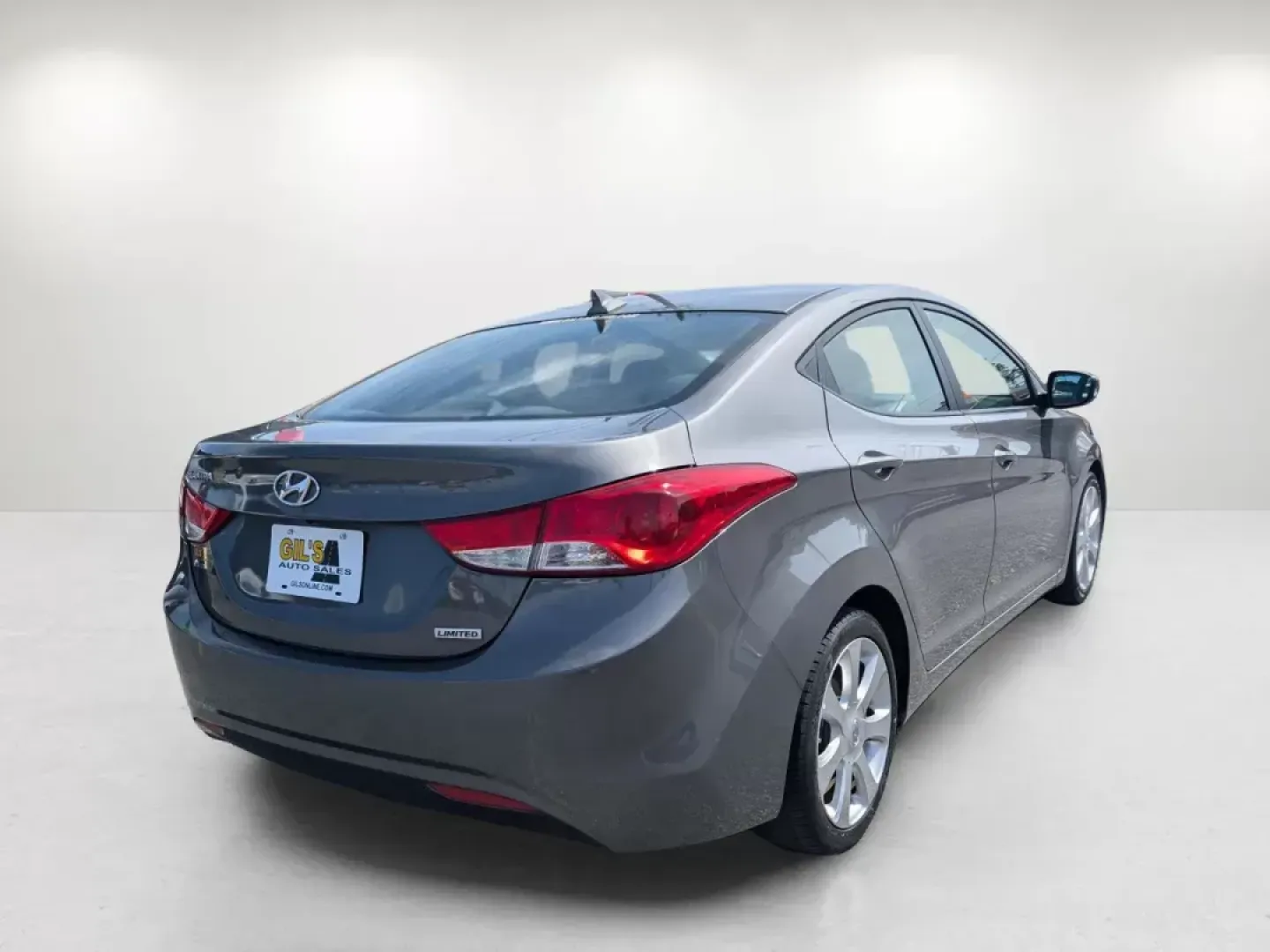 2013 /Gray Hyundai Elantra Limited (5NPDH4AE3DH) with an Gas I4 1.8L/110 engine, 6-Speed Automatic w/Manual Shift transmission, located at 1430 Gateway Drive, Opelika, AL, 36801, (334) 239-0944, 32.637871, -85.409790 - 2013 Hyundai Elantra Limited - Photo#3