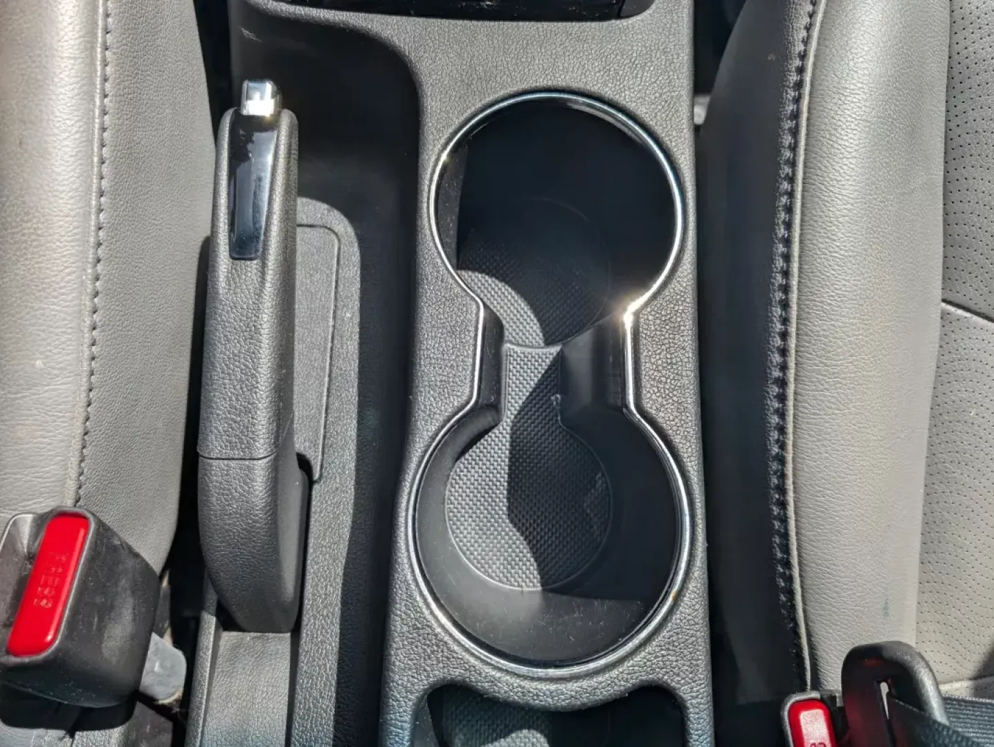 2013 /Gray Hyundai Elantra Limited (5NPDH4AE3DH) with an Gas I4 1.8L/110 engine, 6-Speed Automatic w/Manual Shift transmission, located at 1430 Gateway Drive, Opelika, AL, 36801, (334) 239-0944, 32.637871, -85.409790 - 2013 Hyundai Elantra Limited - Photo#11