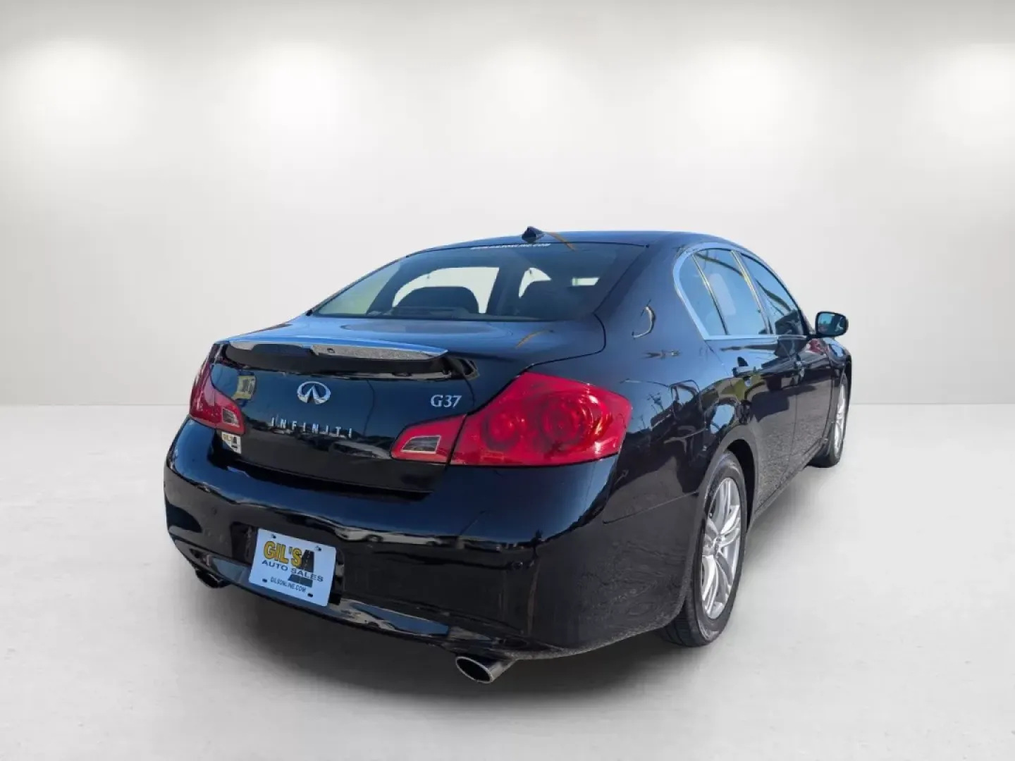 2013 /Graphite Infiniti G37 Sedan Journey (JN1CV6AP2DM) with an Other engine, located at 3959 U.S. 80 W, Phenix City, AL, 36870, (334) 297-4885, 32.469296, -85.135185 - Looking for the perfect vehicle that combines luxury, performance, and affordability? Step into the world of the 2013 Infiniti G37 Sedan, available now at Gils Auto in Phenix City, AL. This sleek and stylish sedan is not just a mode of transportation; it's an experience that enhances your daily comm - Photo#4