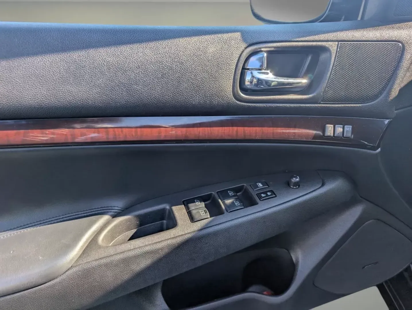 2013 /Graphite Infiniti G37 Sedan Journey (JN1CV6AP2DM) with an Other engine, located at 3959 U.S. 80 W, Phenix City, AL, 36870, (334) 297-4885, 32.469296, -85.135185 - Looking for the perfect vehicle that combines luxury, performance, and affordability? Step into the world of the 2013 Infiniti G37 Sedan, available now at Gils Auto in Phenix City, AL. This sleek and stylish sedan is not just a mode of transportation; it's an experience that enhances your daily comm - Photo#8